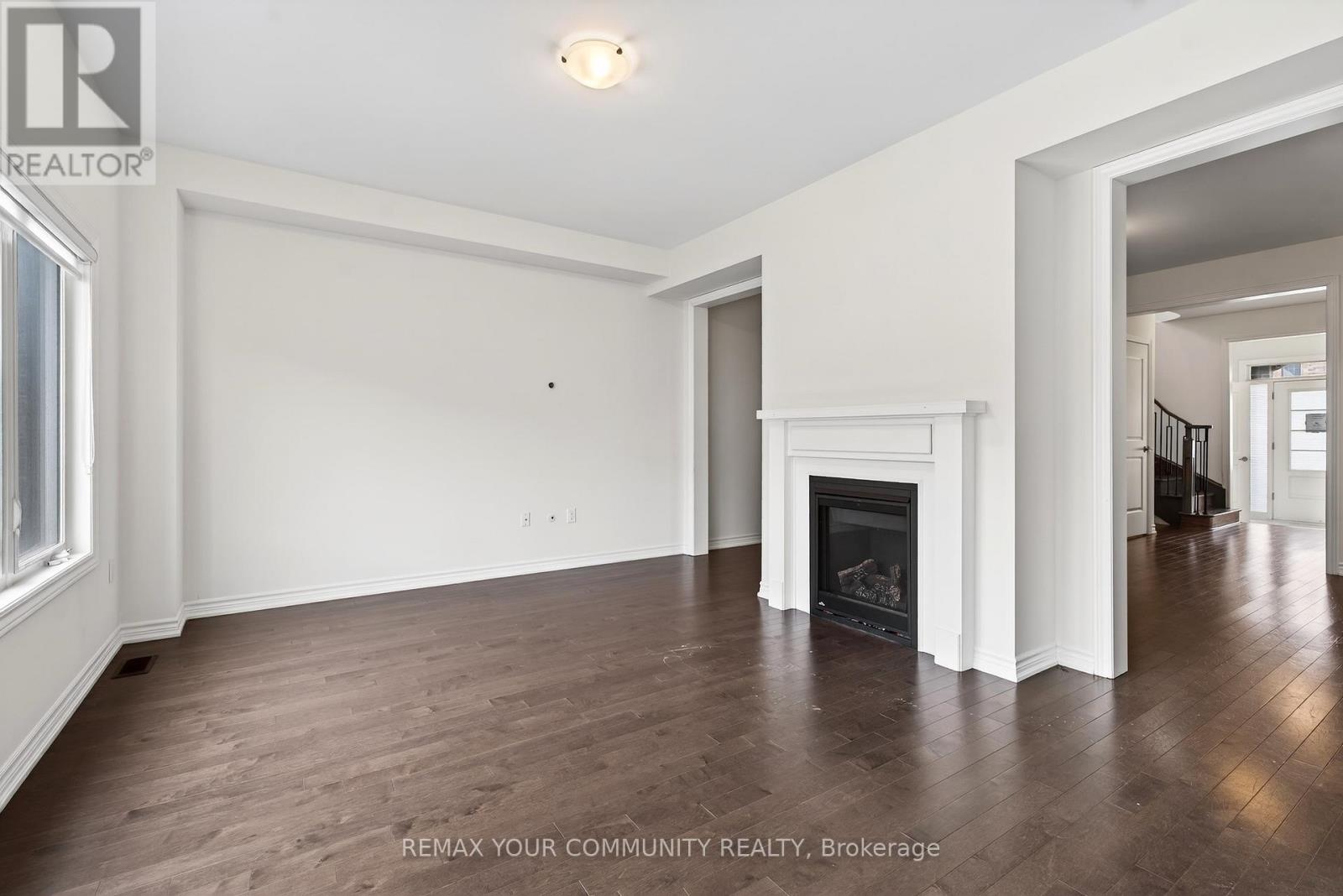 5 Valleo Street, Georgina (Keswick North), Ontario  L4P 0J8 - Photo 3 - N12893354