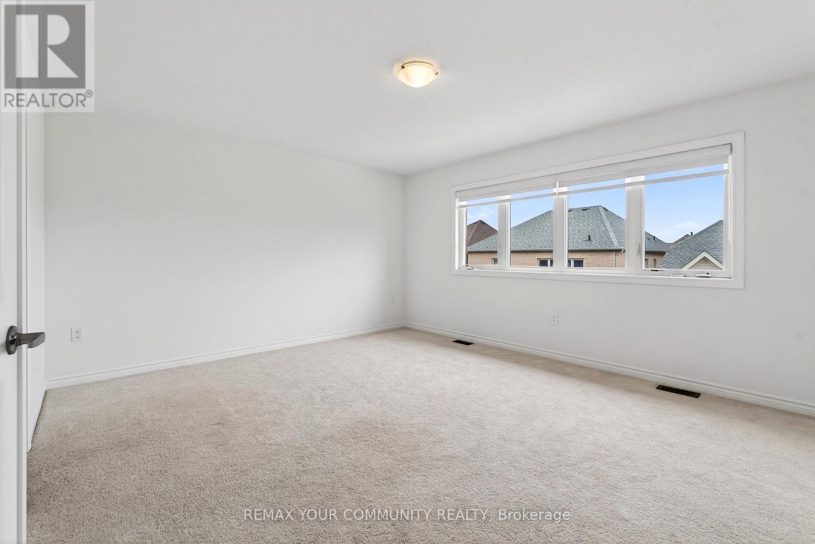 5 Valleo Street, Georgina (Keswick North), Ontario  L4P 0J8 - Photo 26 - N12893354