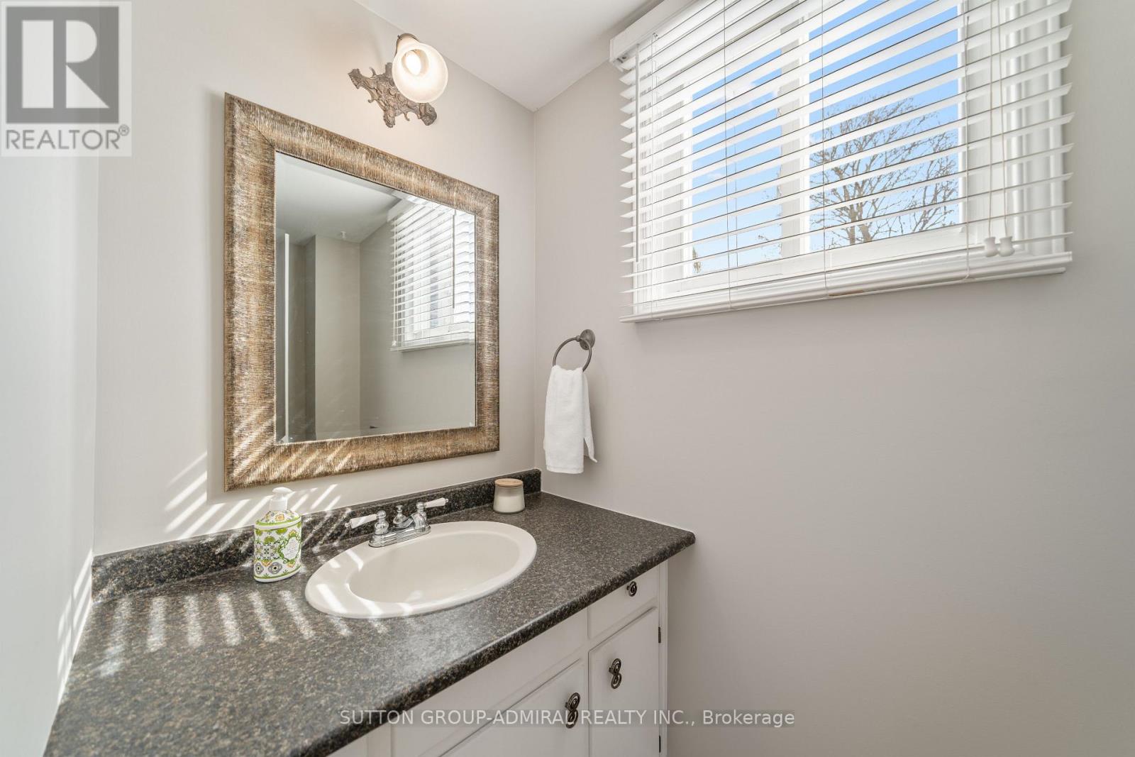 195 Ridge Road, Caledon, Ontario  L7E 4V8 - Photo 17 - W12894736