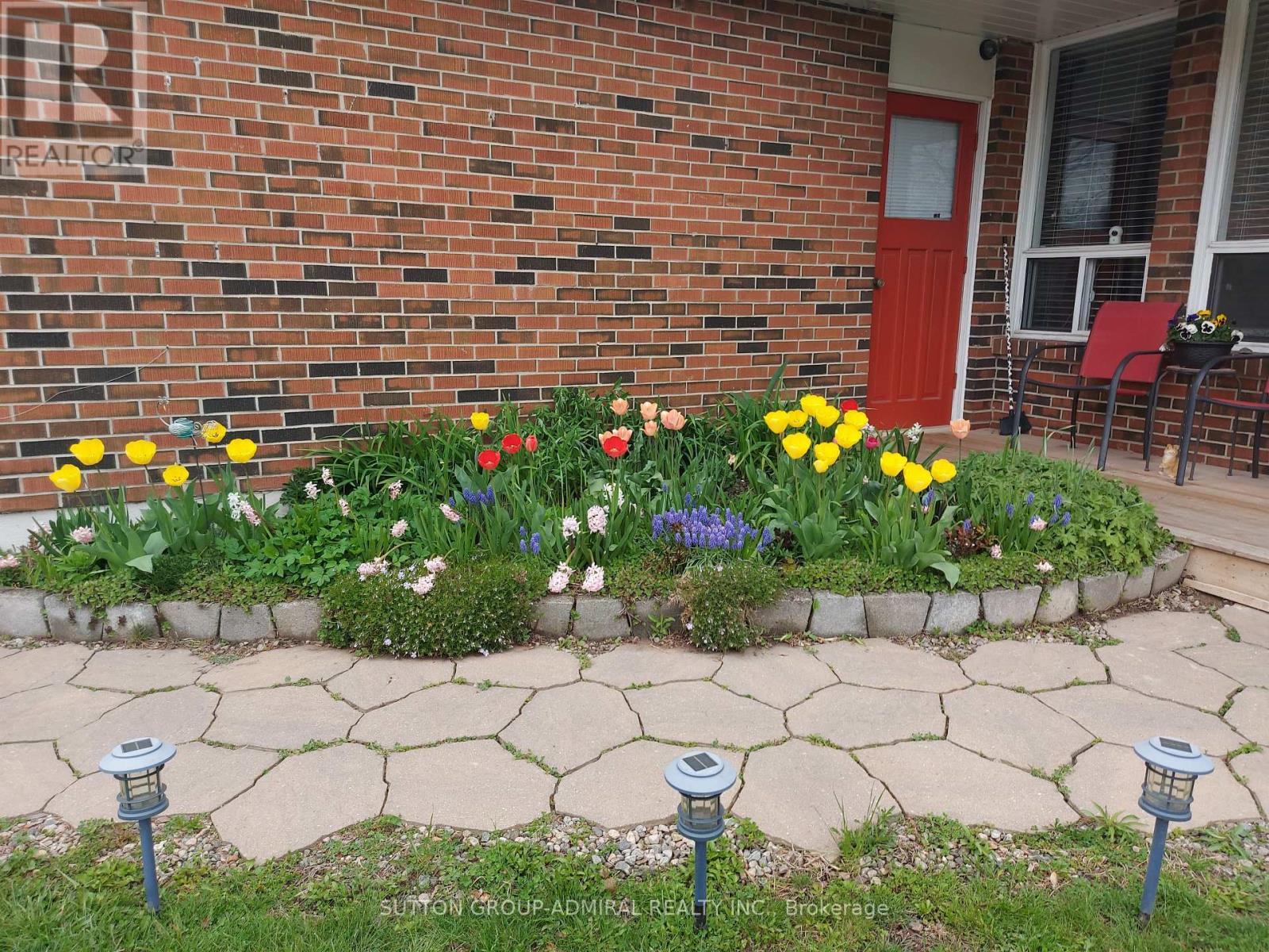 195 Ridge Road, Caledon, Ontario  L7E 4V8 - Photo 3 - W12894736