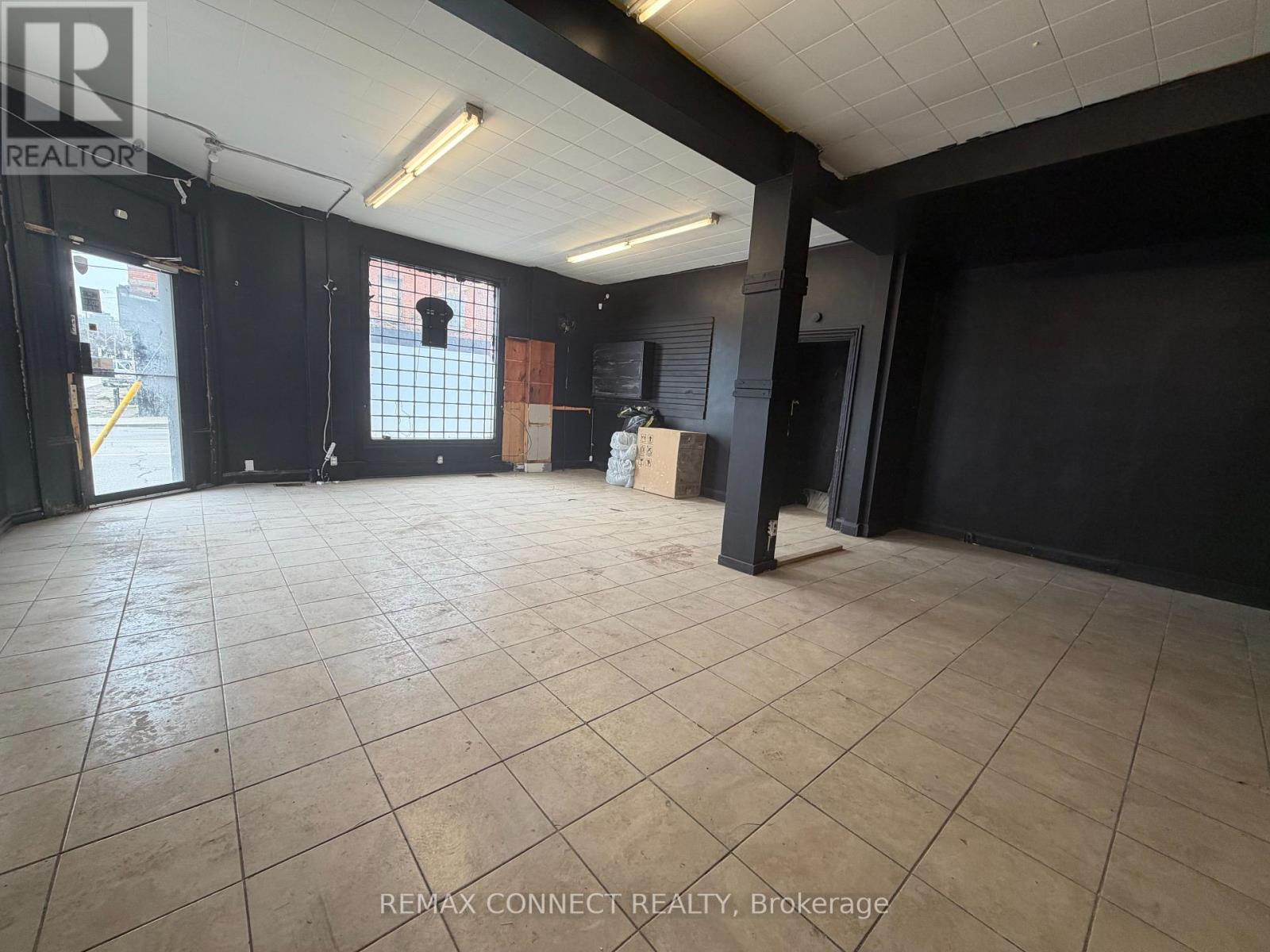 #main - 267 Catharine Street N, Hamilton, Ontario  L8L 4S8 - Photo 5 - X12855590