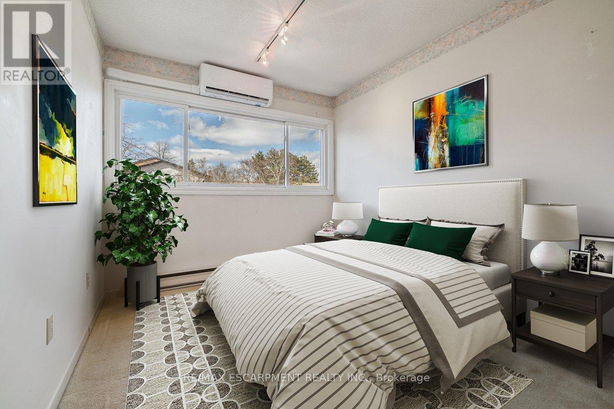 4 - 1552 Kerns Road, Burlington, Ontario  L7P 3A7 - Photo 14 - W12895570