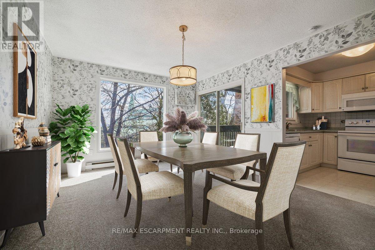 4 - 1552 Kerns Road, Burlington, Ontario  L7P 3A7 - Photo 6 - W12895570