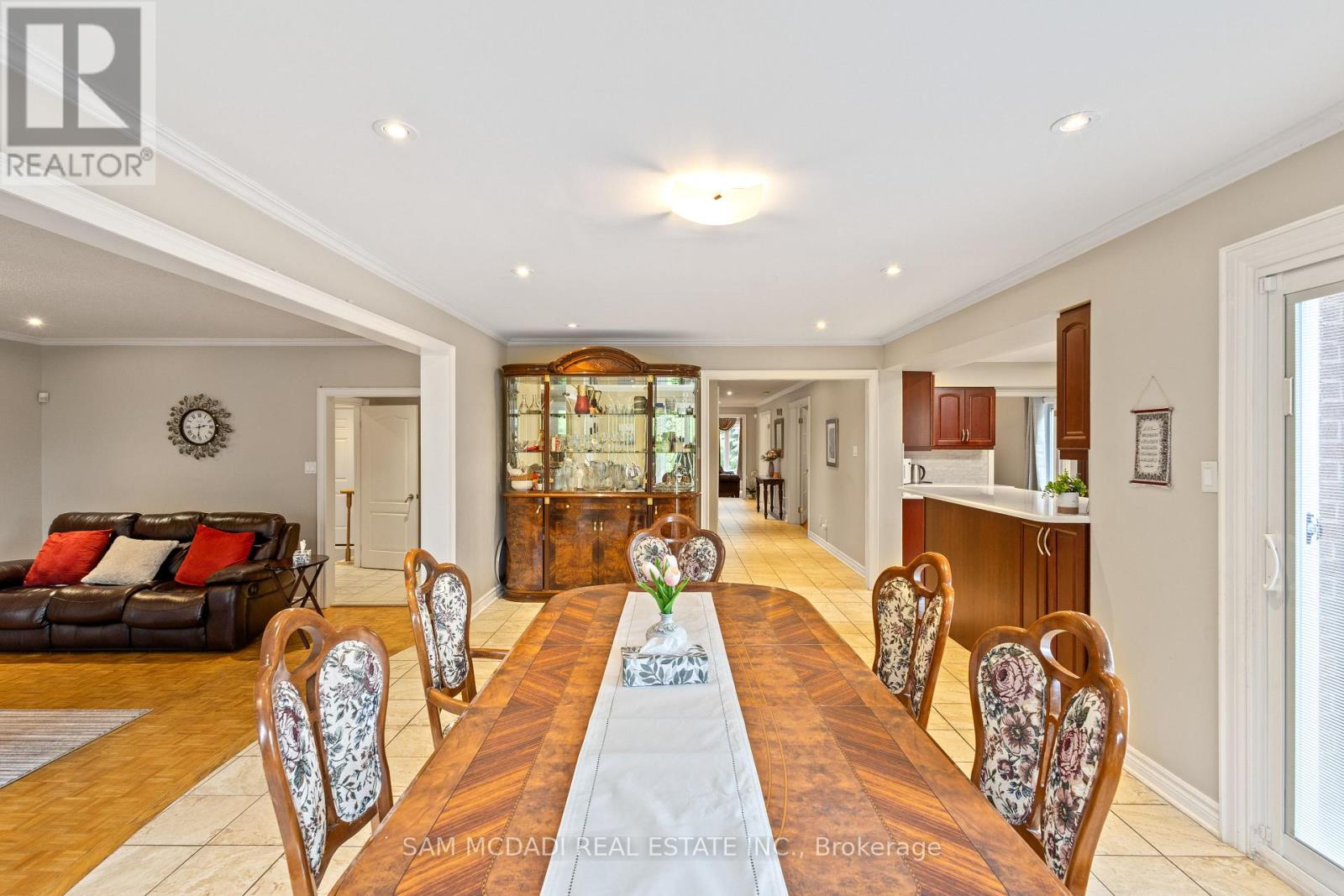 2492 Erin Centre Boulevard, Mississauga, Ontario  L5M 5B2 - Photo 14 - W12895602