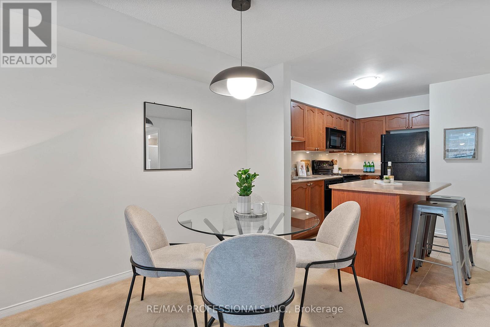 206 - 7 Michael Power Place, Toronto, Ontario  M9A 0A4 - Photo 11 - W12895608