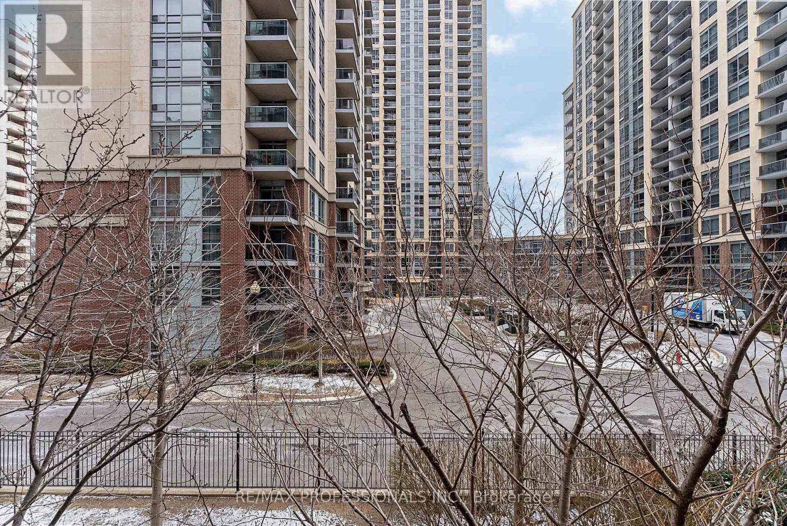 206 - 7 Michael Power Place, Toronto, Ontario  M9A 0A4 - Photo 31 - W12895608