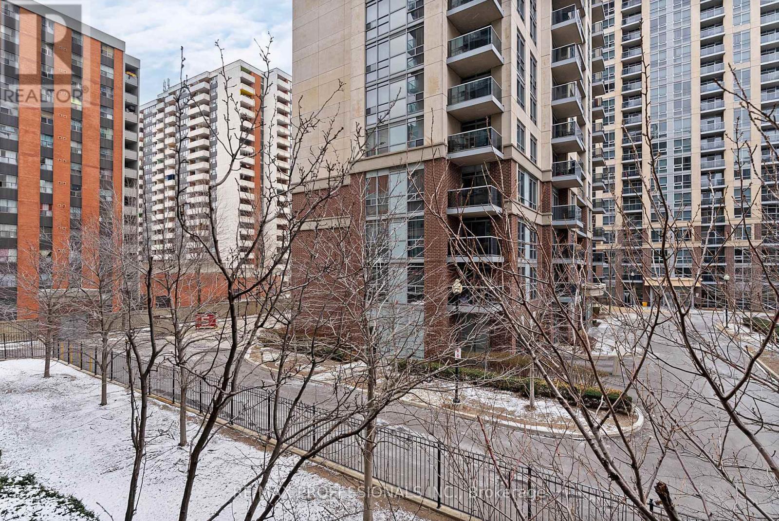 206 - 7 Michael Power Place, Toronto, Ontario  M9A 0A4 - Photo 32 - W12895608
