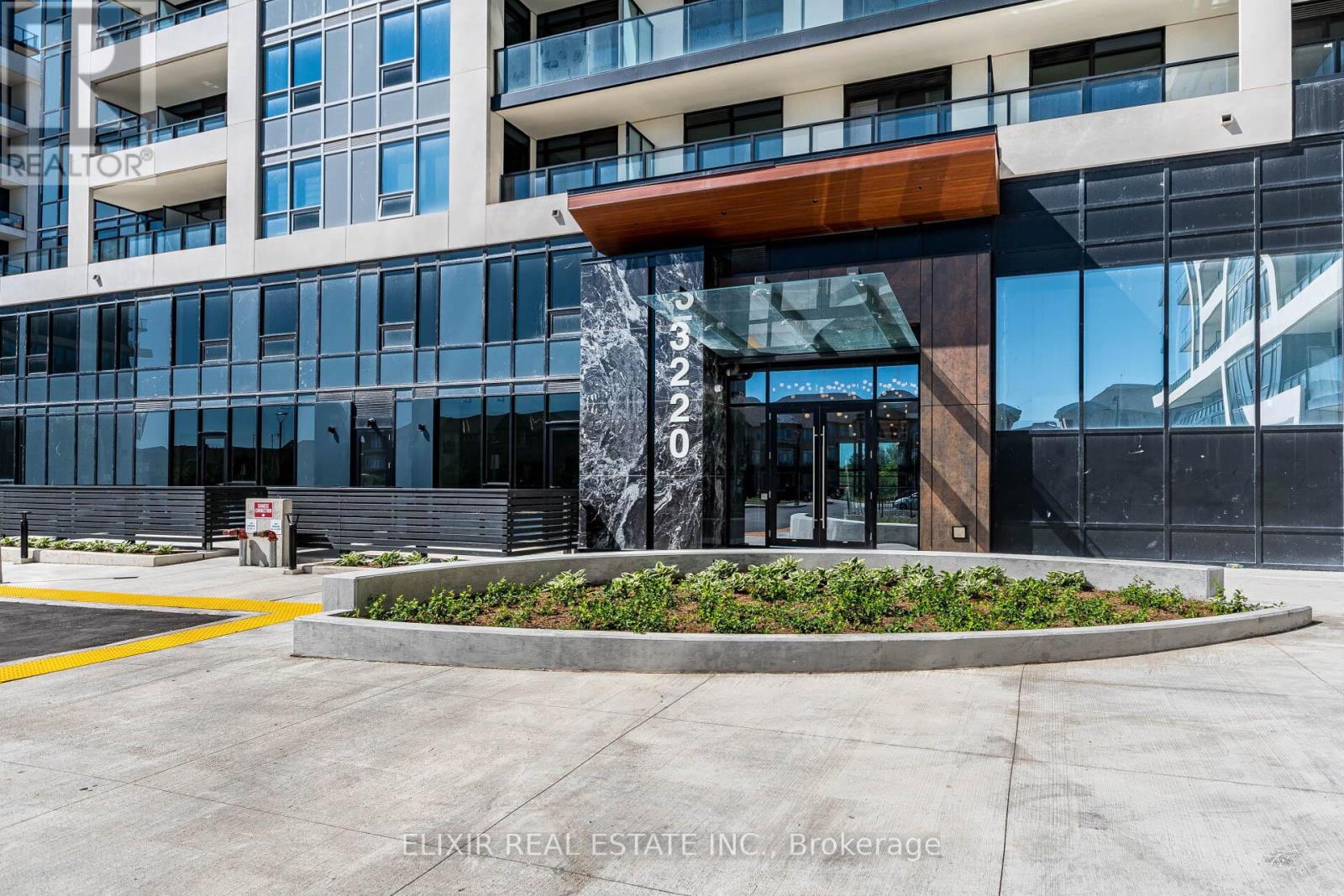 601 - 3220 William Coltson Avenue, Oakville, Ontario  L6H 7X9 - Photo 2 - W12895610