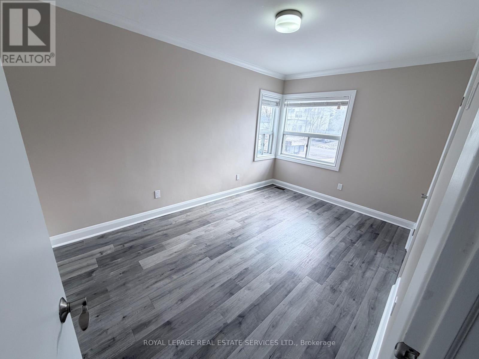 Main Floor - 133 Hawthorne Road, Oakville, Ontario  L6K 1V9 - Photo 13 - W12895616