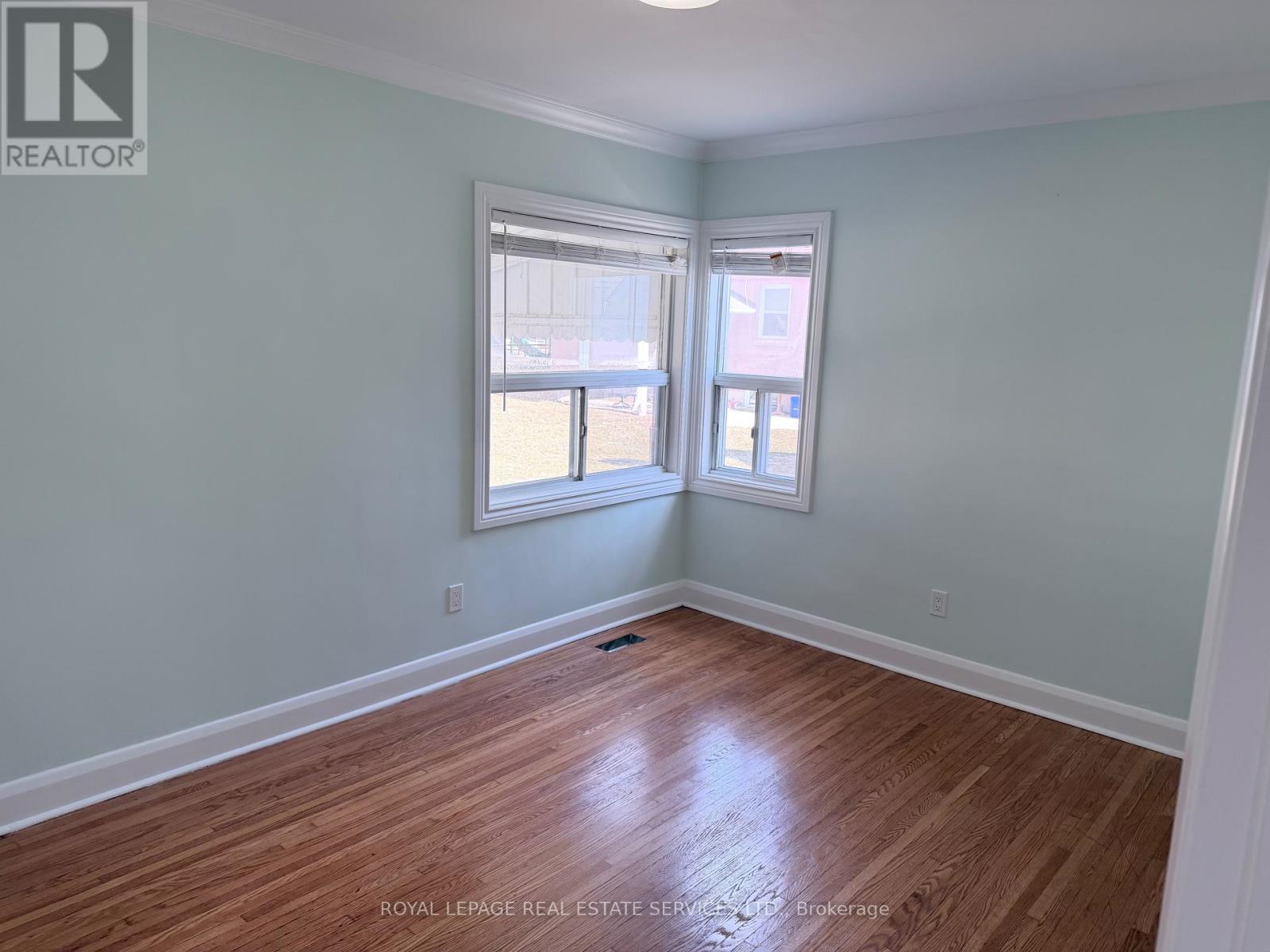 Main Floor - 133 Hawthorne Road, Oakville, Ontario  L6K 1V9 - Photo 15 - W12895616