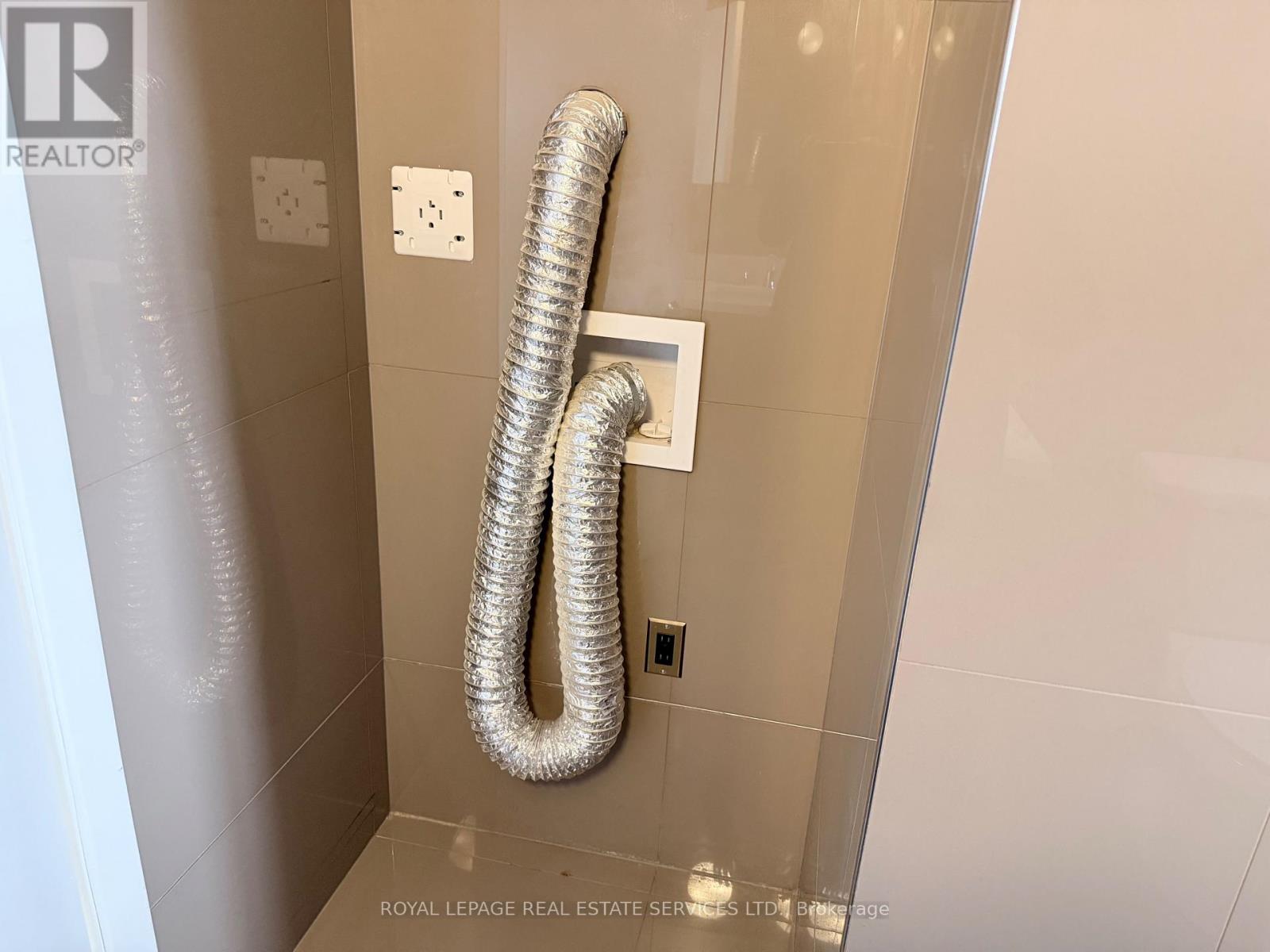 Main Floor - 133 Hawthorne Road, Oakville, Ontario  L6K 1V9 - Photo 18 - W12895616