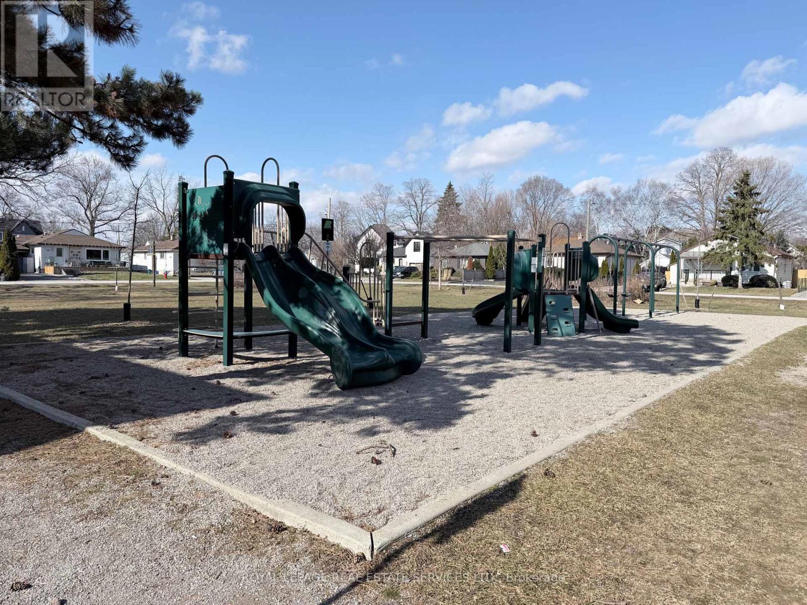 Main Floor - 133 Hawthorne Road, Oakville, Ontario  L6K 1V9 - Photo 22 - W12895616