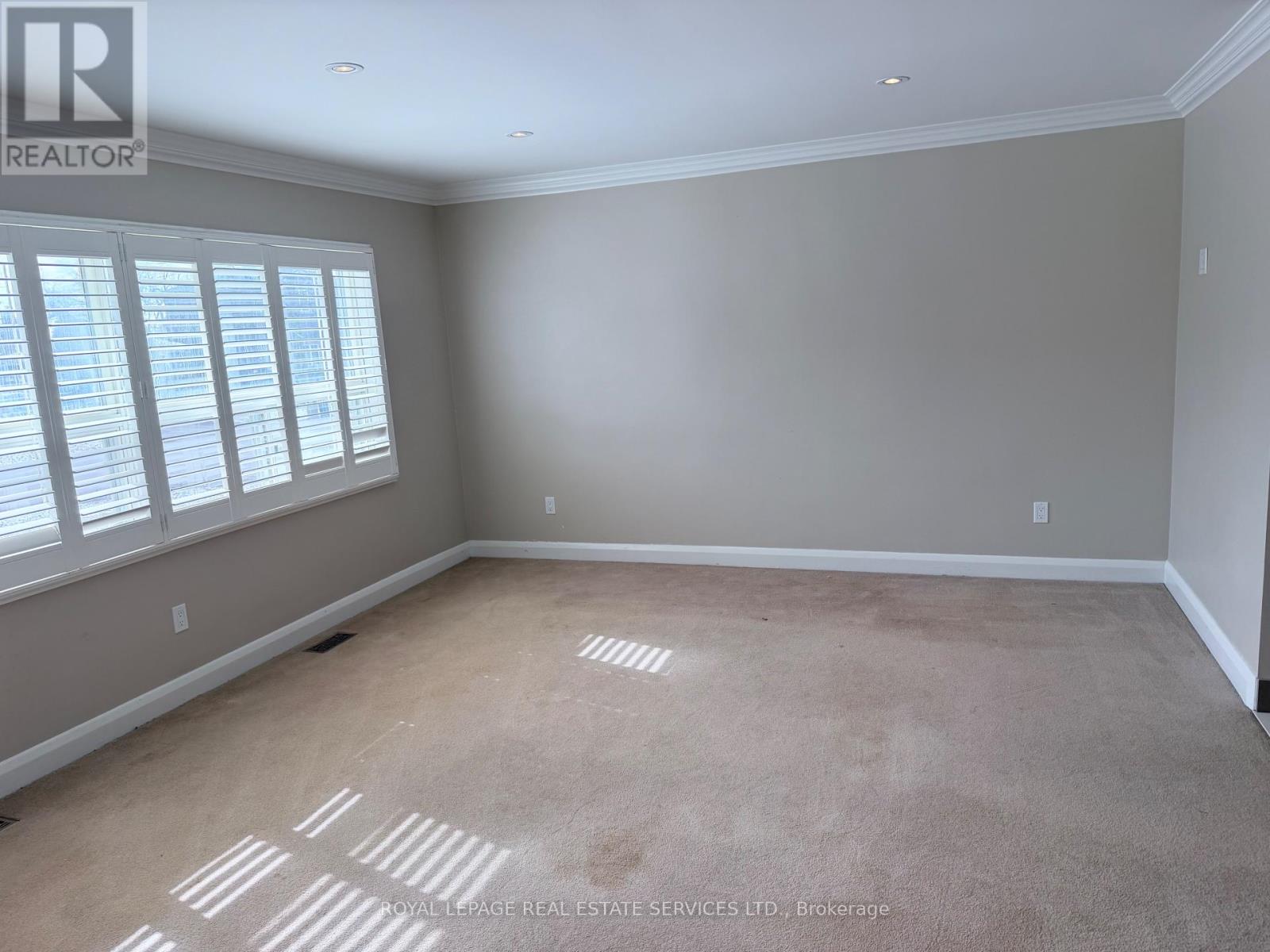 Main Floor - 133 Hawthorne Road, Oakville, Ontario  L6K 1V9 - Photo 4 - W12895616