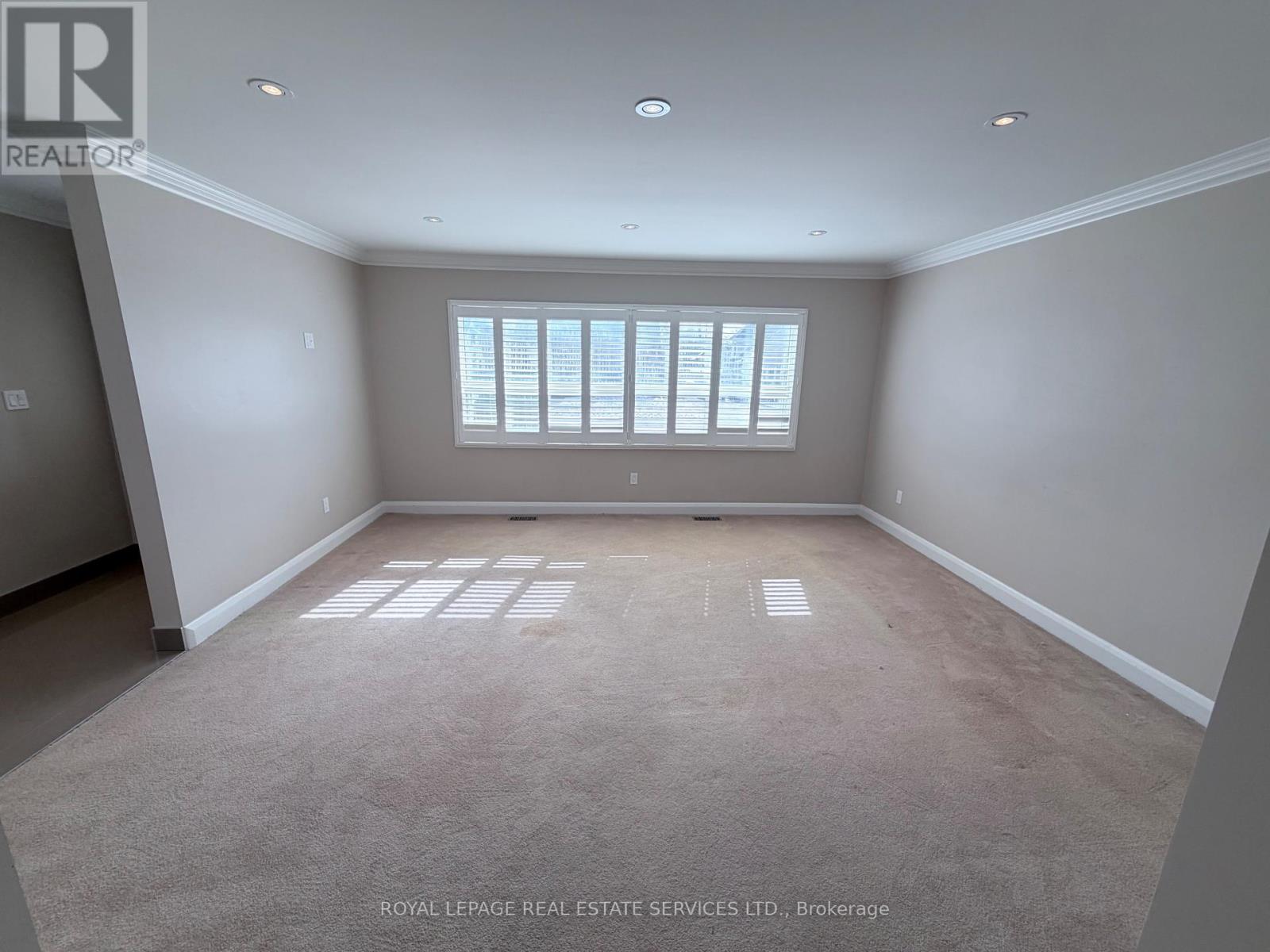 Main Floor - 133 Hawthorne Road, Oakville, Ontario  L6K 1V9 - Photo 5 - W12895616