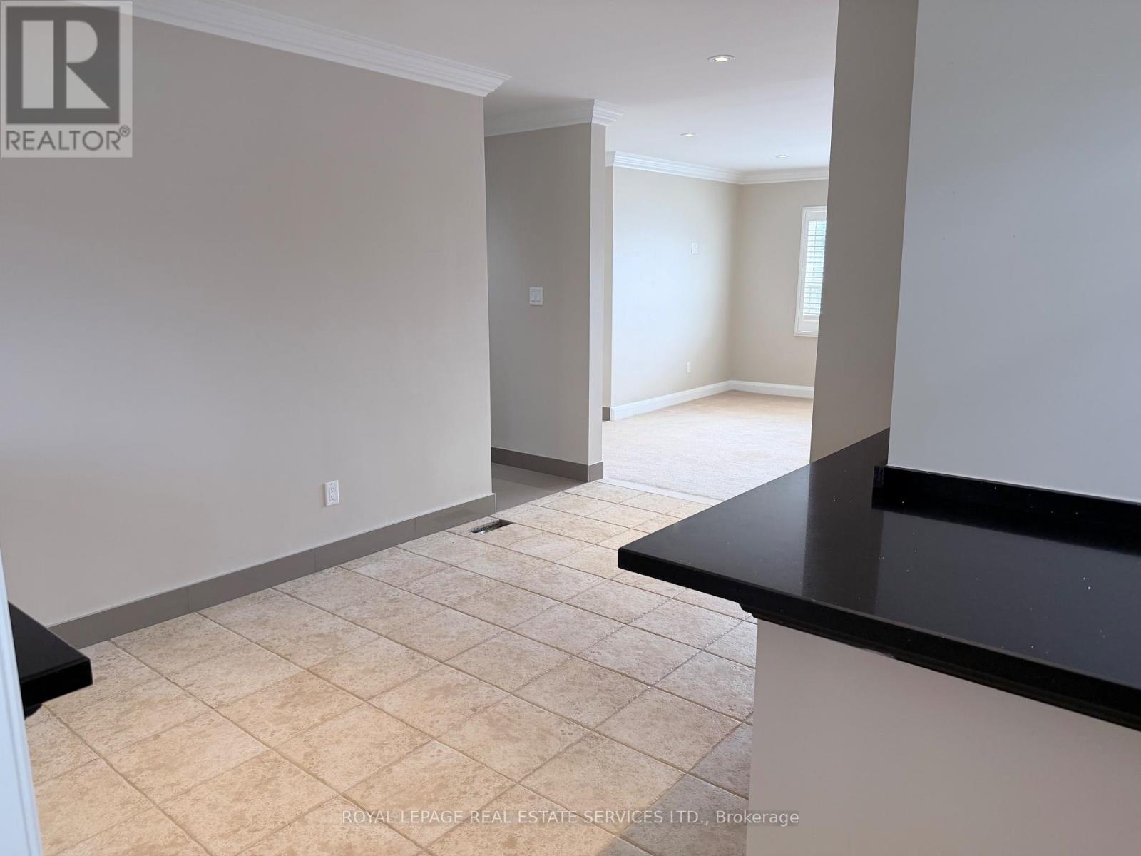 Main Floor - 133 Hawthorne Road, Oakville, Ontario  L6K 1V9 - Photo 7 - W12895616