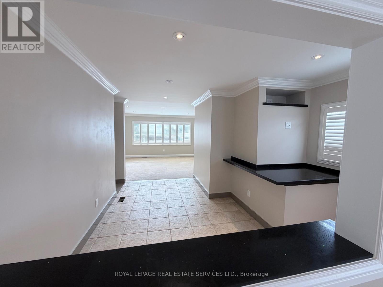 Main Floor - 133 Hawthorne Road, Oakville, Ontario  L6K 1V9 - Photo 8 - W12895616