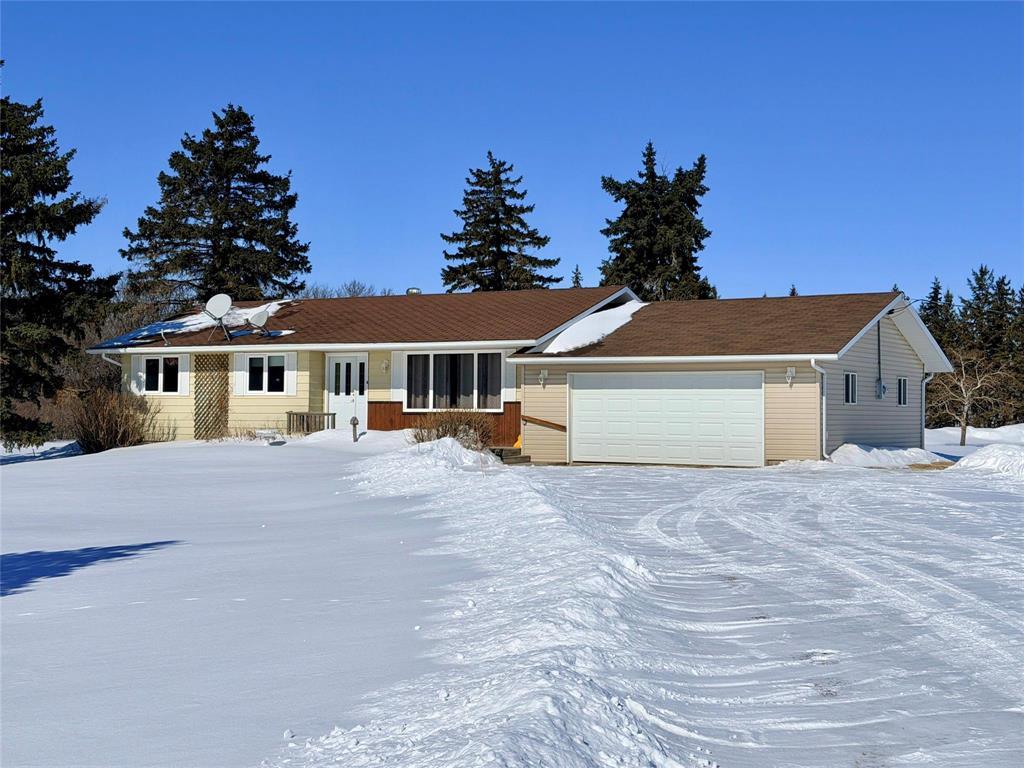2077 Ferndale Road, Starbuck, Manitoba  R0G 2P0 - Photo 1 - 202524993