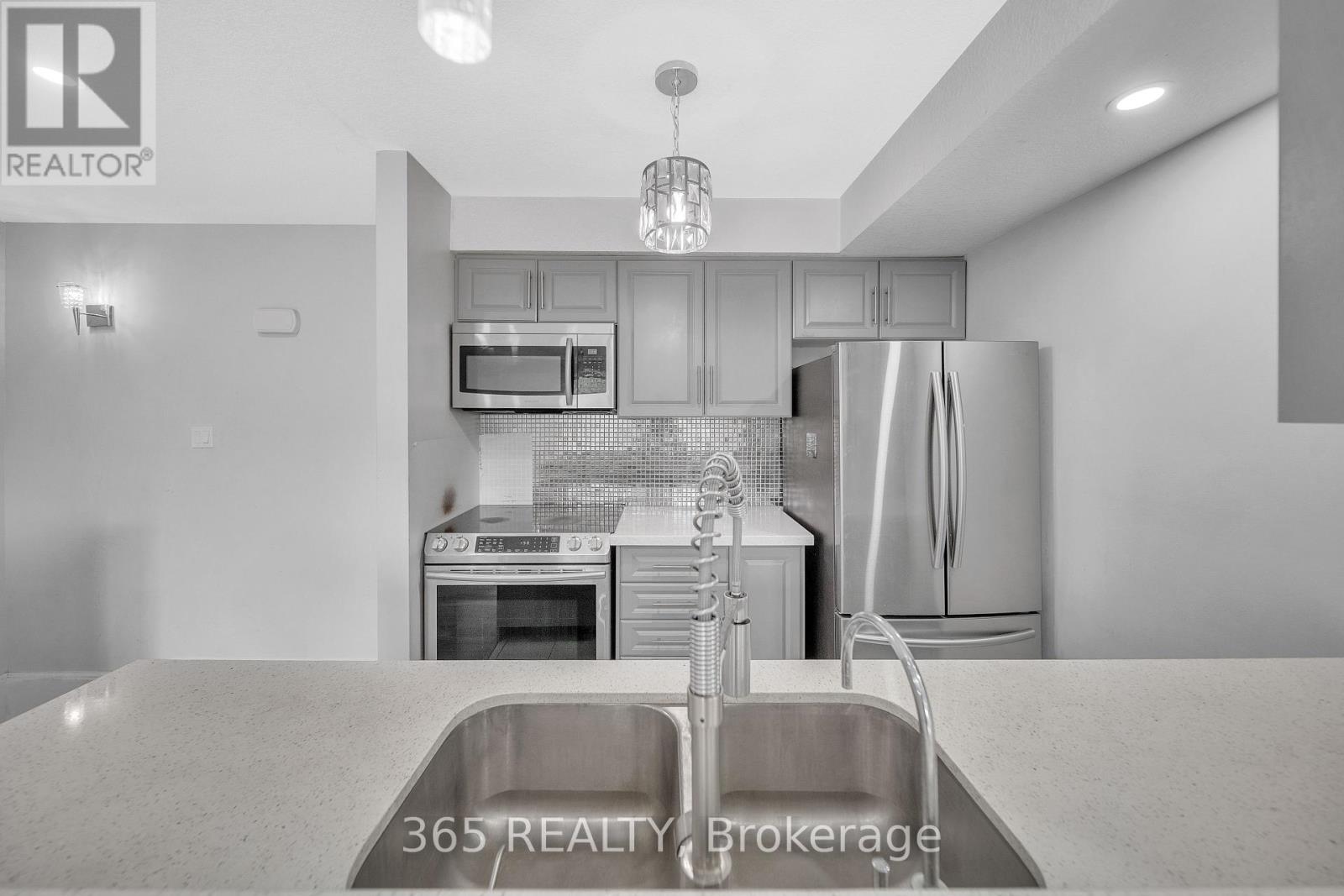 4d - 45 Cedarhill Crescent, Kitchener, Ontario  N2E 0A2 - Photo 13 - X12895458