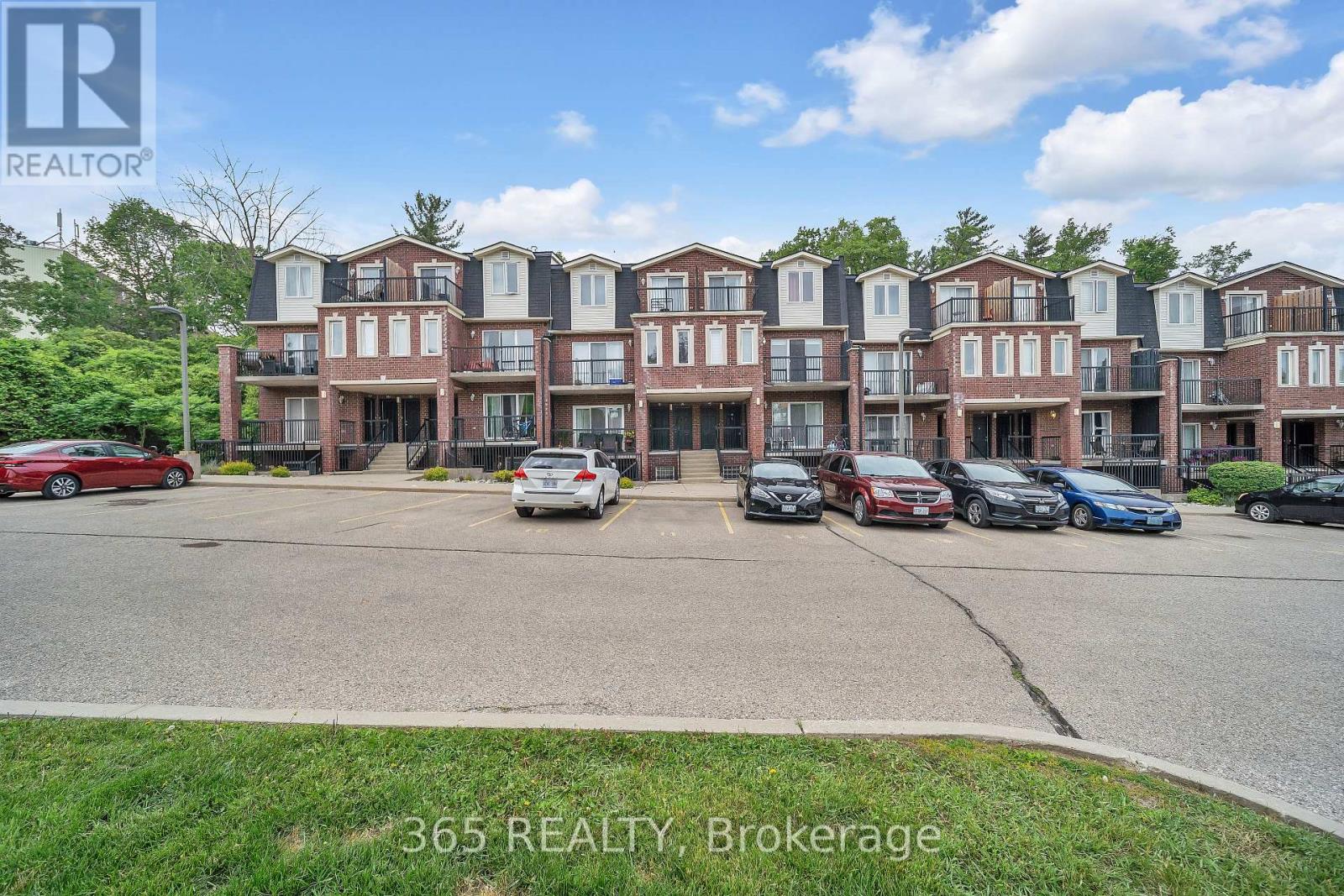 4d - 45 Cedarhill Crescent, Kitchener, Ontario  N2E 0A2 - Photo 2 - X12895458