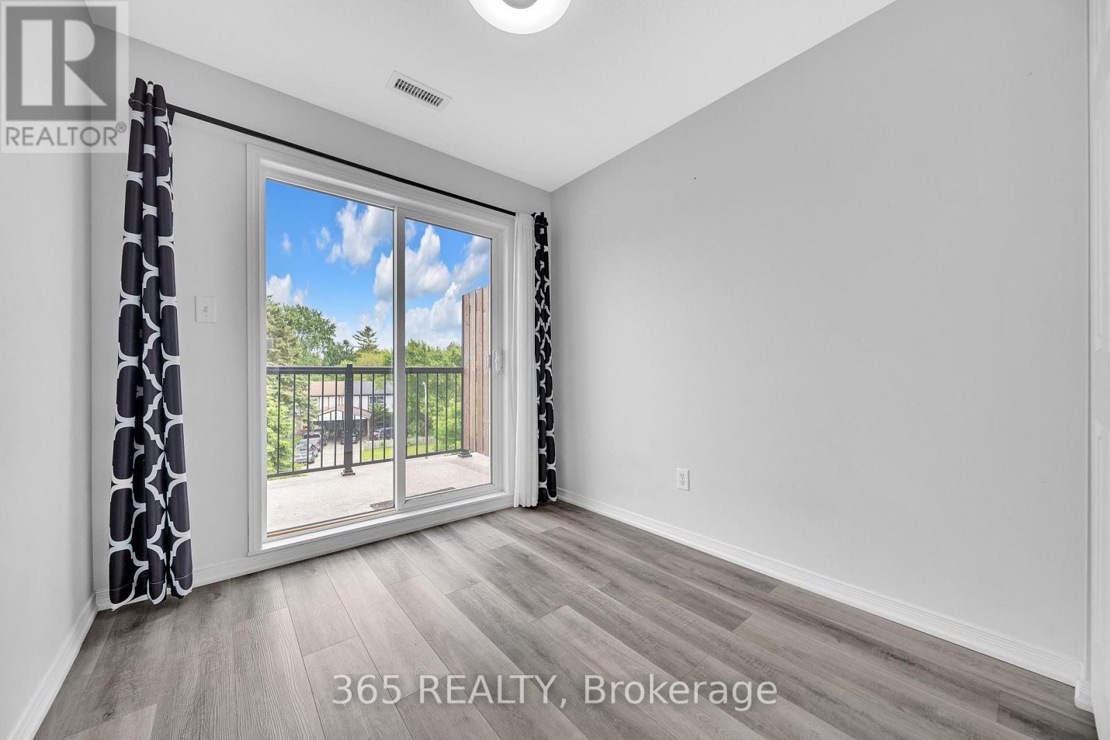 4d - 45 Cedarhill Crescent, Kitchener, Ontario  N2E 0A2 - Photo 33 - X12895458