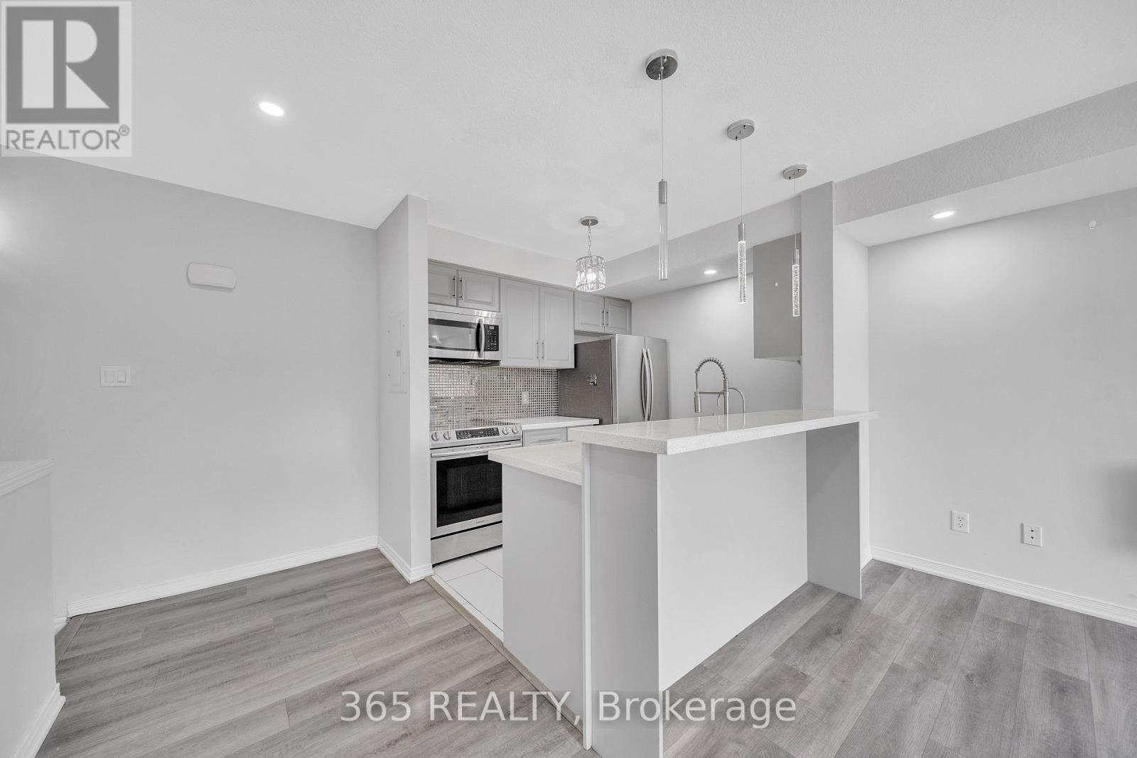 4d - 45 Cedarhill Crescent, Kitchener, Ontario  N2E 0A2 - Photo 8 - X12895458