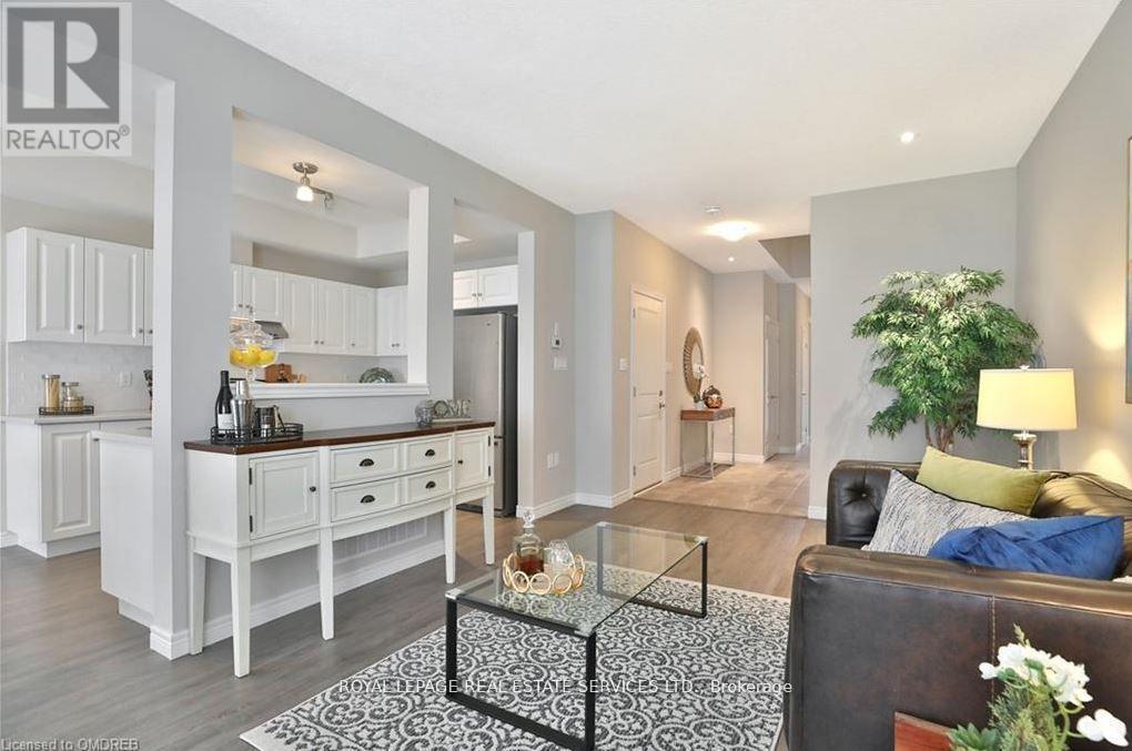 17 White Star Lane, Grimsby, Ontario  L3M 0H4 - Photo 3 - X12895514