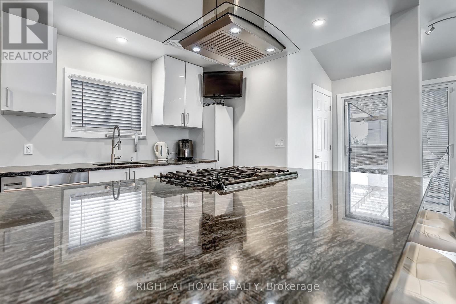 4563 Ryerson Crescent, Niagara Falls, Ontario  L2E 1E3 - Photo 11 - X12895594