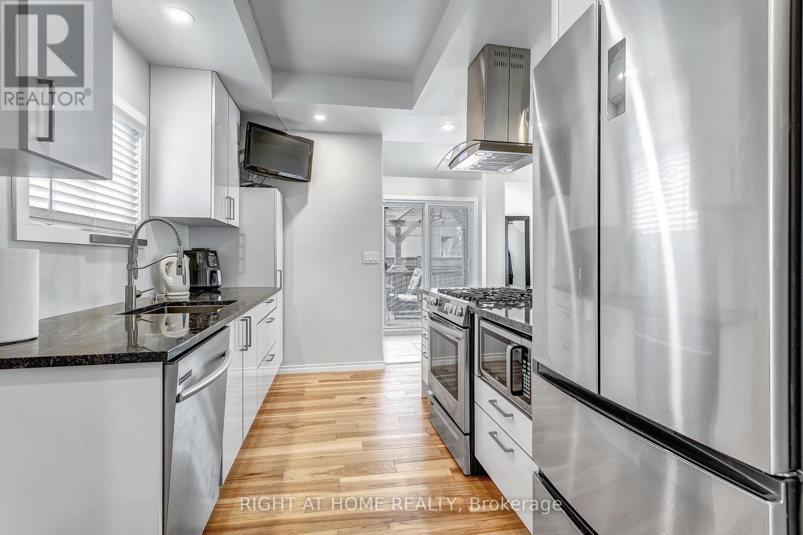 4563 Ryerson Crescent, Niagara Falls, Ontario  L2E 1E3 - Photo 8 - X12895594