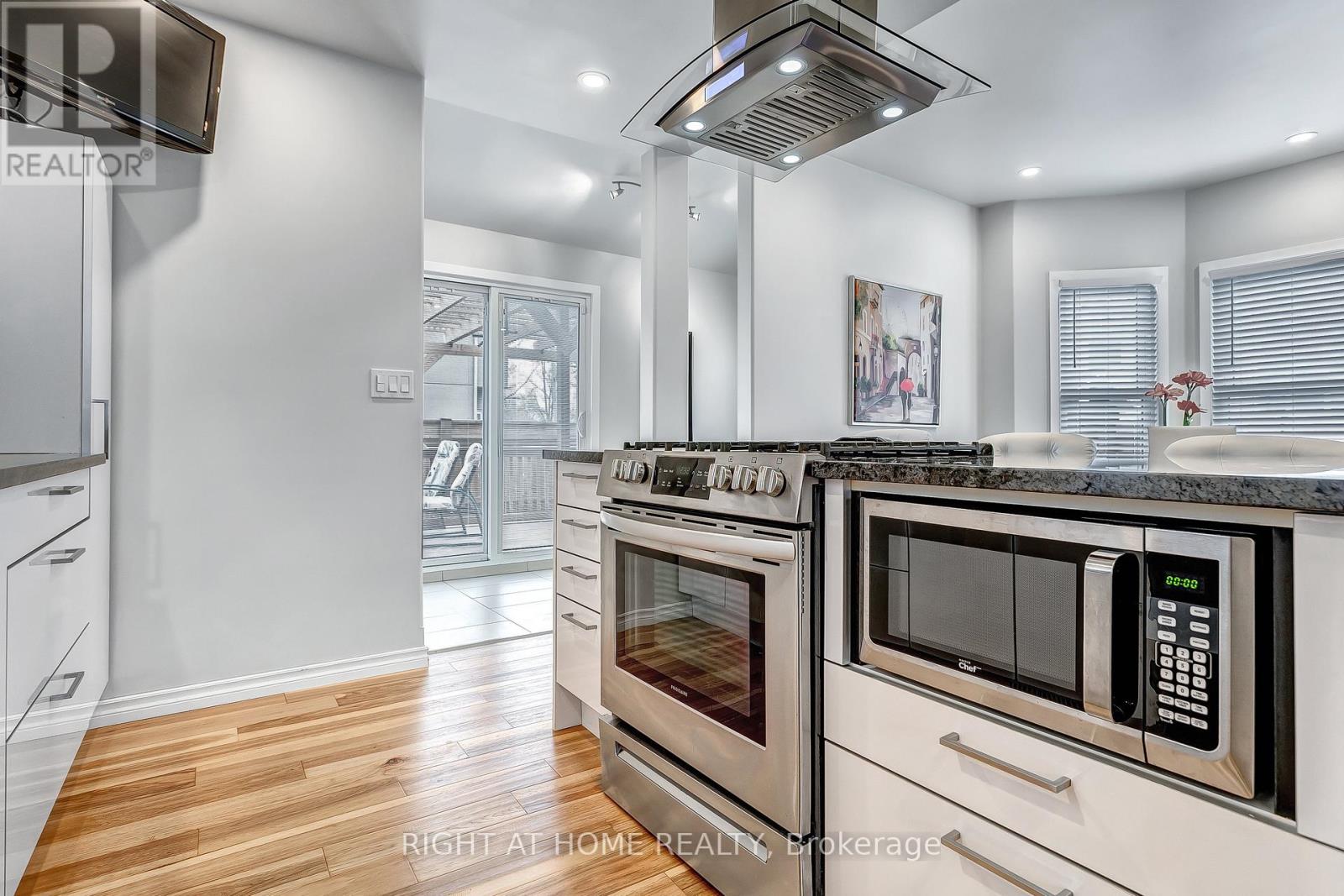 4563 Ryerson Crescent, Niagara Falls, Ontario  L2E 1E3 - Photo 9 - X12895594