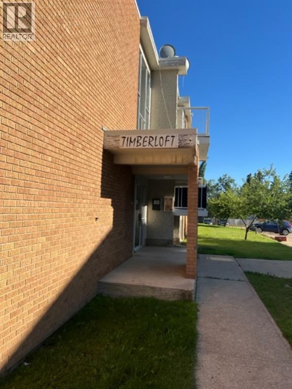 5 Sunset Boulevard, Whitecourt, Alberta  T7S 1K8 - Photo 4 - A2228412