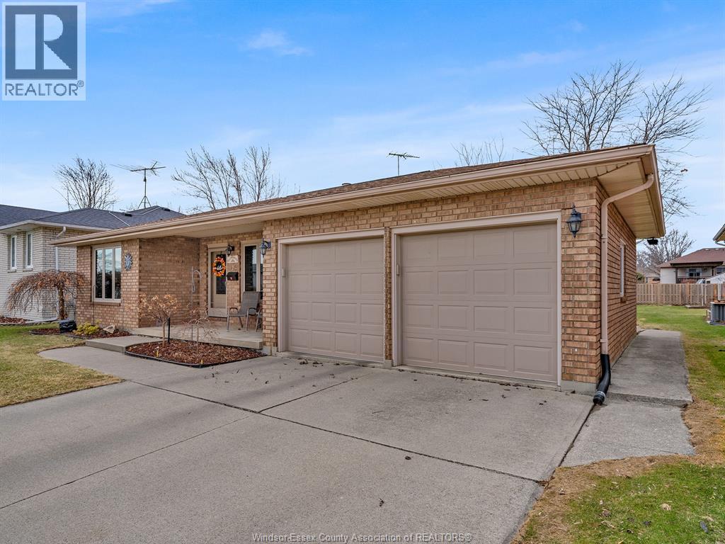 45 Sherwood, Leamington, Ontario  N8H 4V1 - Photo 2 - 26005434