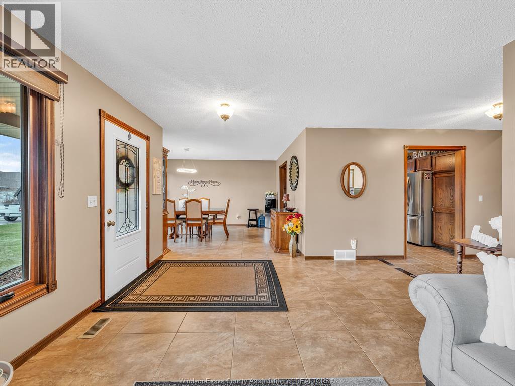 45 Sherwood, Leamington, Ontario  N8H 4V1 - Photo 3 - 26005434