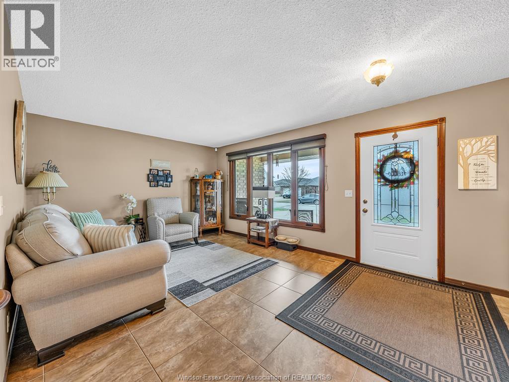 45 Sherwood, Leamington, Ontario  N8H 4V1 - Photo 4 - 26005434