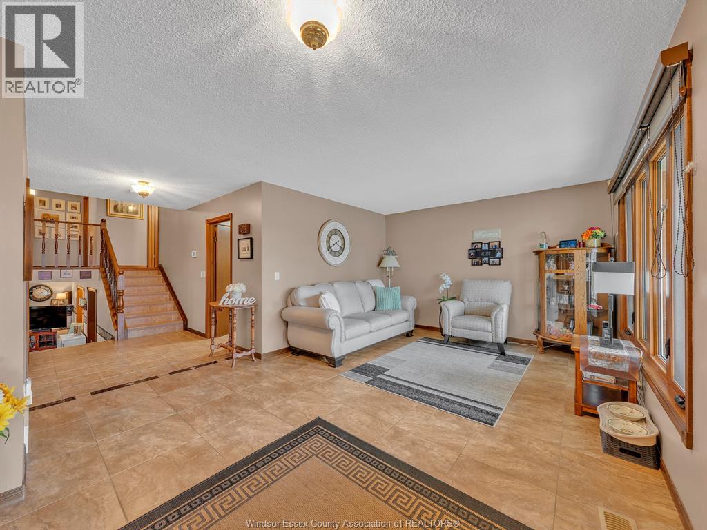 45 Sherwood, Leamington, Ontario  N8H 4V1 - Photo 5 - 26005434