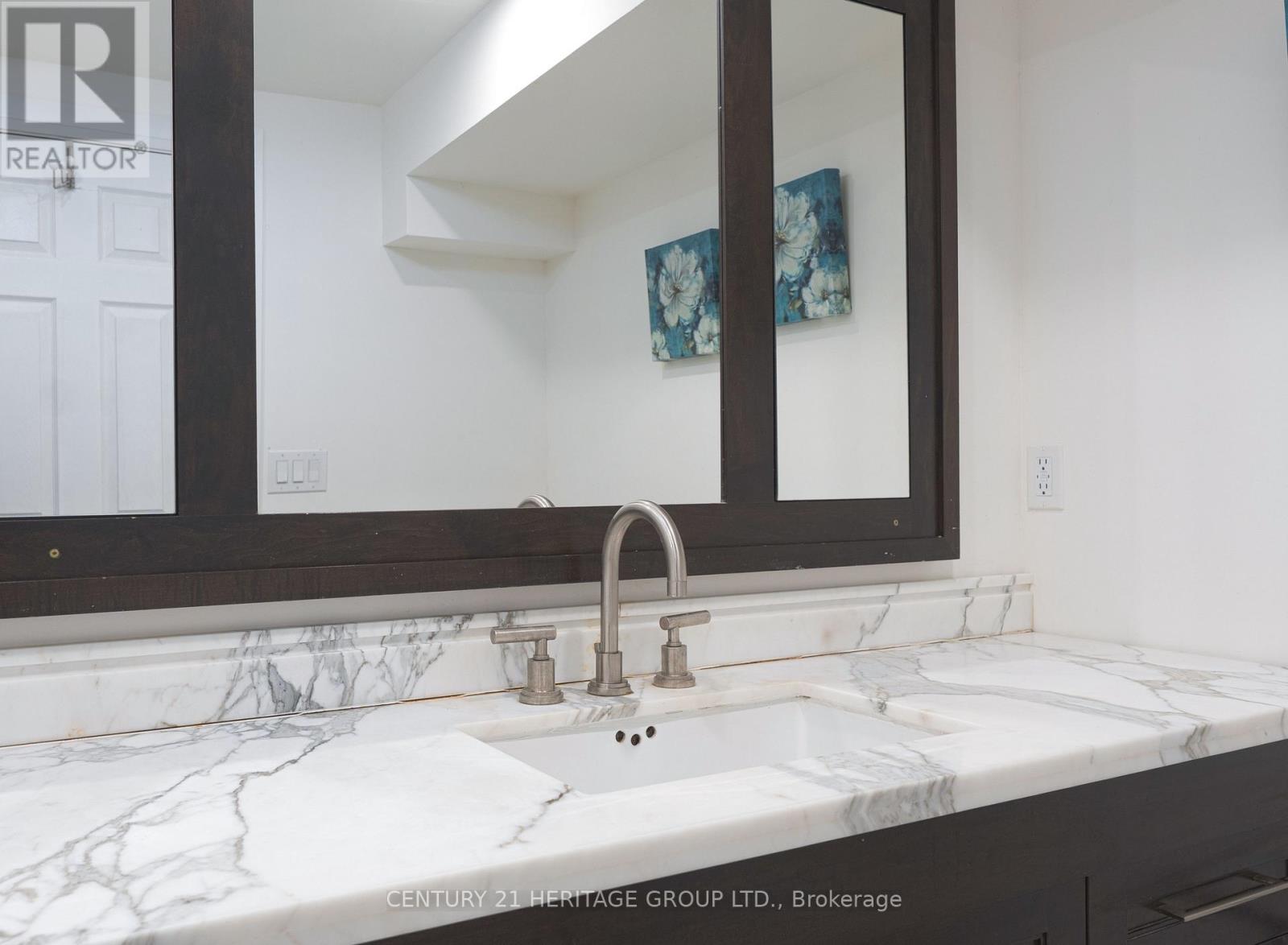 Bmst - 66 Fern Valley Crescent, Richmond Hill (Oak Ridges), Ontario  L4E 2J1 - Photo 4 - N12868896