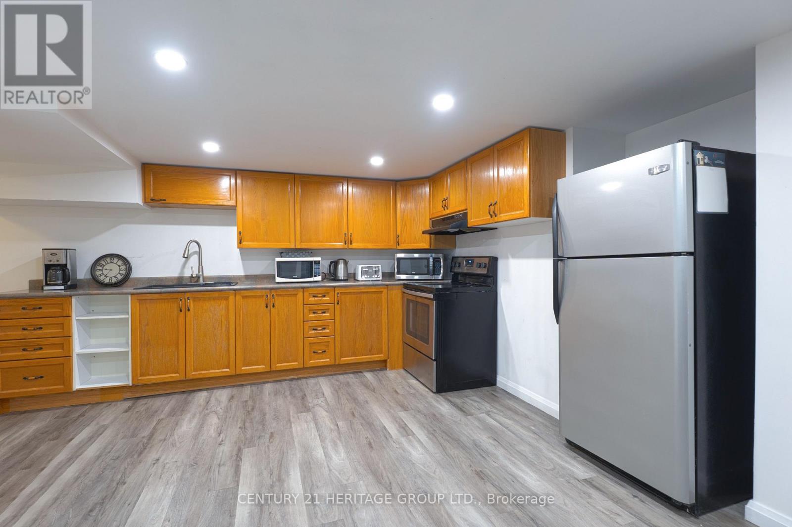 Bmst - 66 Fern Valley Crescent, Richmond Hill (Oak Ridges), Ontario  L4E 2J1 - Photo 7 - N12868896