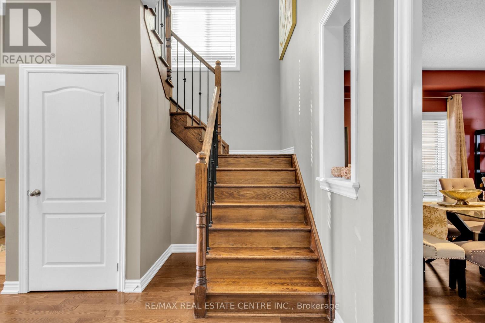 713 Halbert Drive, Shelburne, Ontario  L0N 1S2 - Photo 4 - X12895476