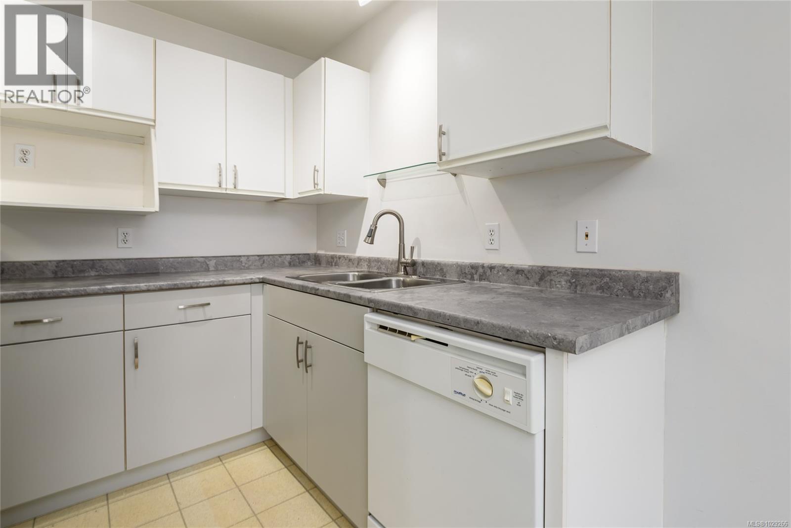 202 123 Back Rd, Courtenay, British Columbia  V9N 3W5 - Photo 9 - 1029266