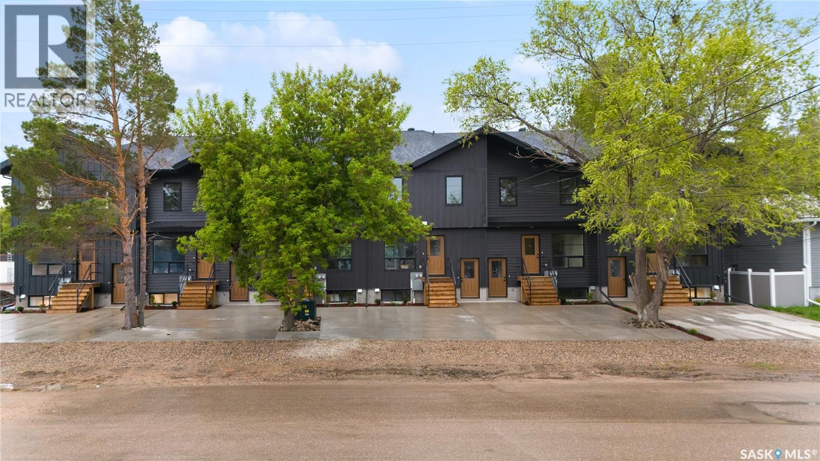 75 3rd Avenue, Lumsden, Saskatchewan  S0G 3C0 - Photo 1 - SK030633