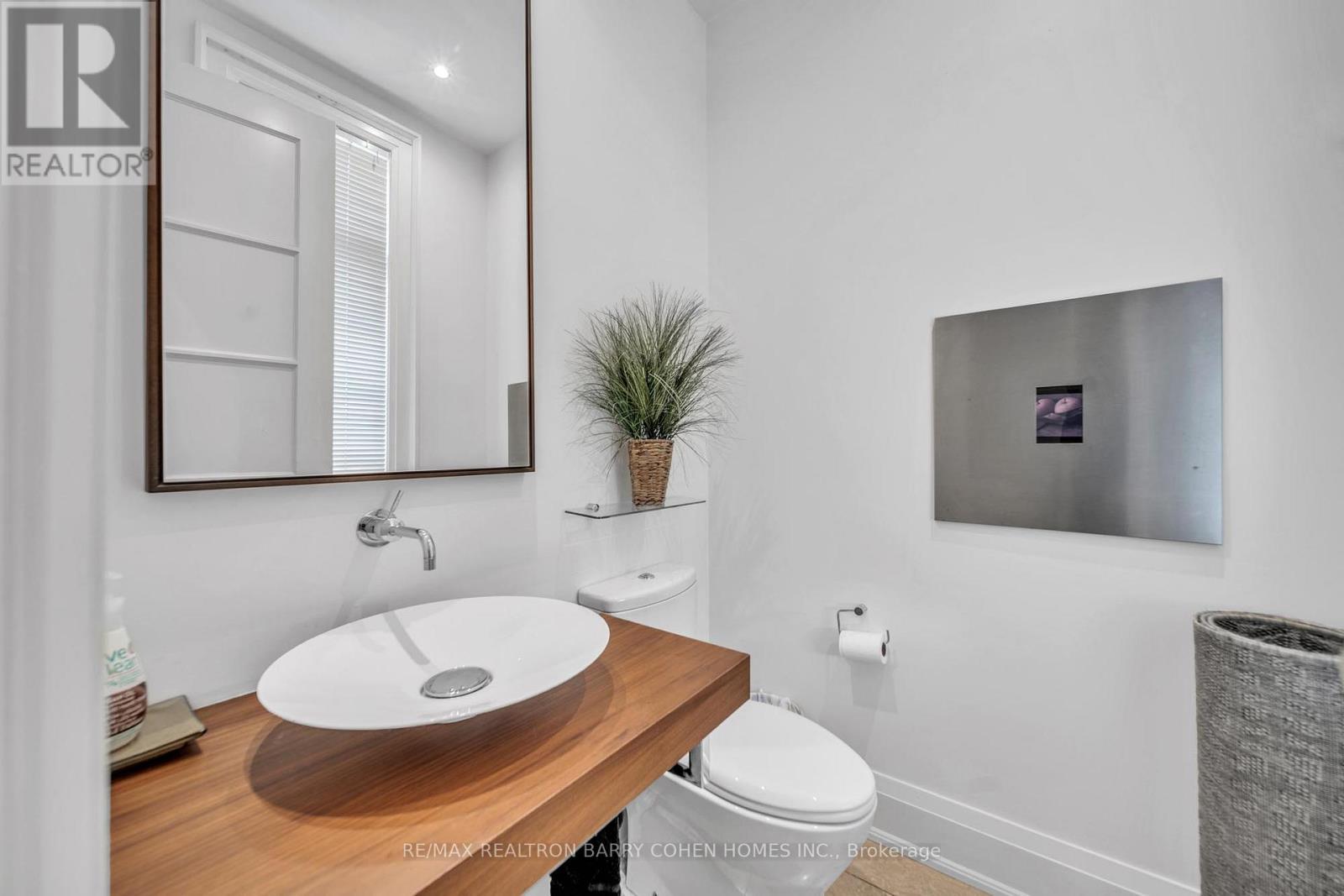 74 Esgore Drive, Toronto (Bedford Park-Nortown), Ontario  M5M 3R7 - Photo 16 - C12895328