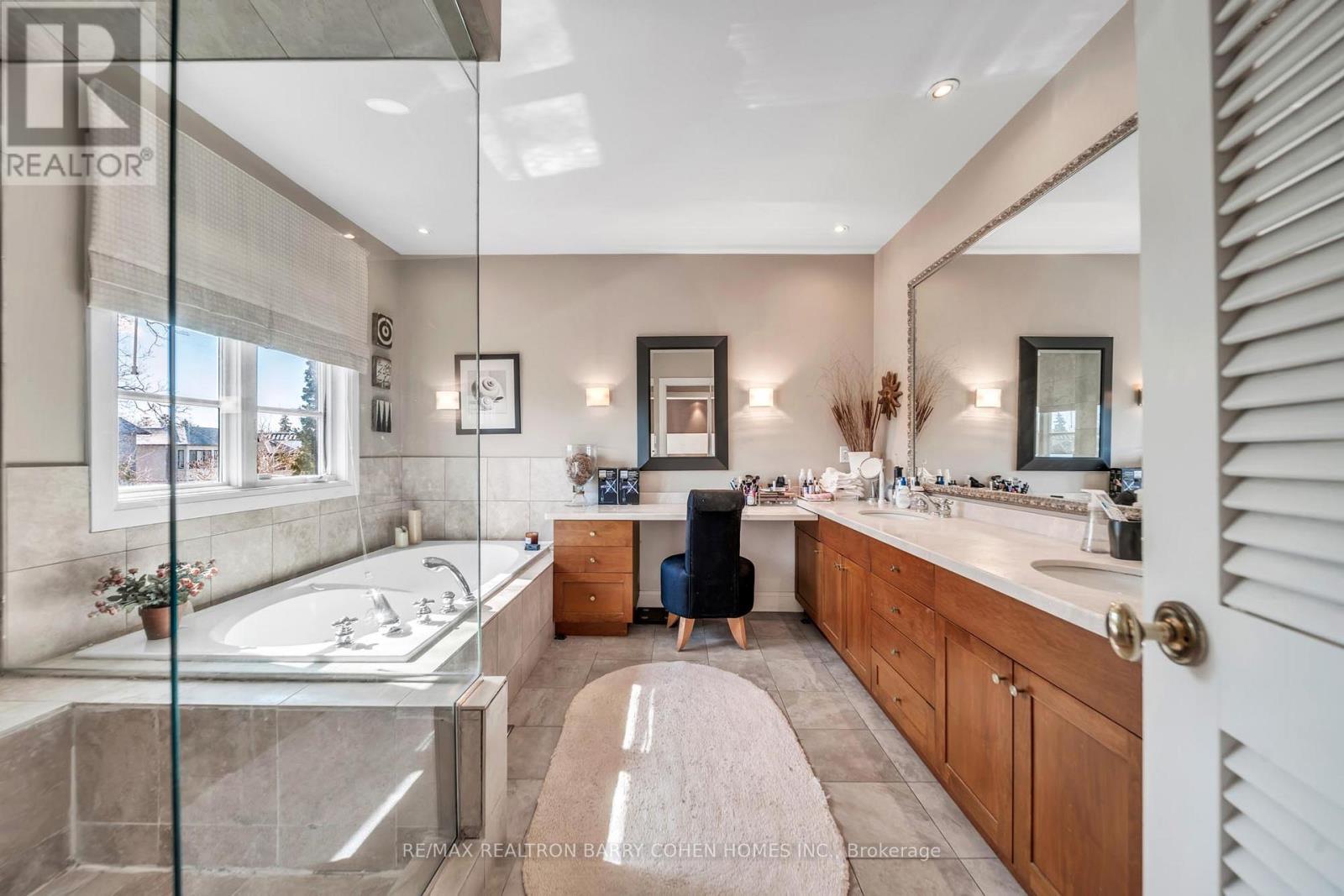 74 Esgore Drive, Toronto (Bedford Park-Nortown), Ontario  M5M 3R7 - Photo 27 - C12895328