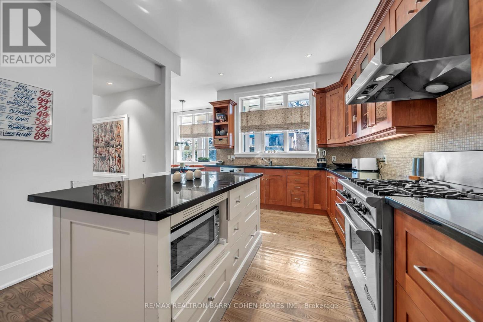 74 Esgore Drive, Toronto (Bedford Park-Nortown), Ontario  M5M 3R7 - Photo 23 - C12895328