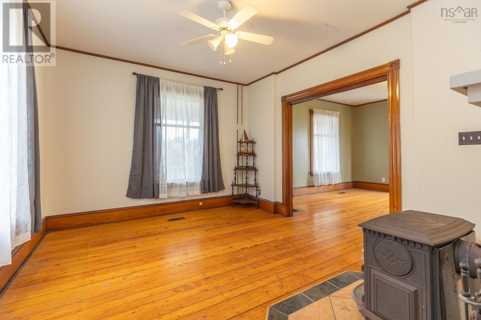 30 Porter Street, Yarmouth, Nova Scotia  B5A 2Y6 - Photo 15 - 202604838