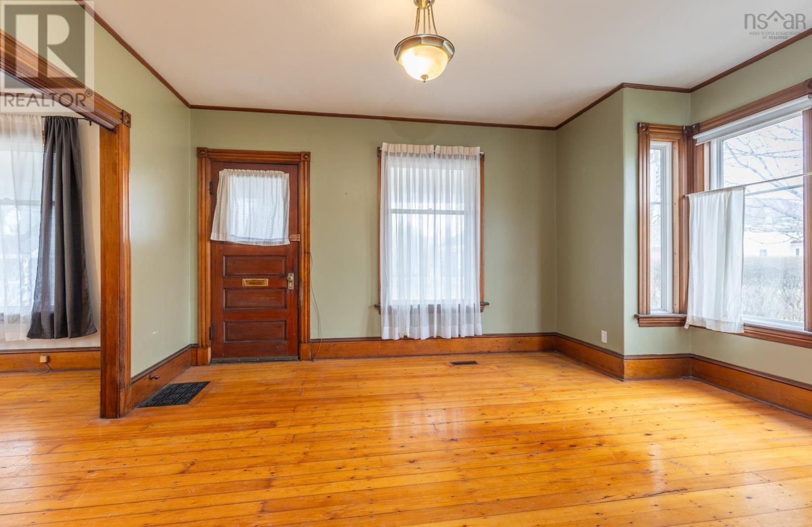 30 Porter Street, Yarmouth, Nova Scotia  B5A 2Y6 - Photo 18 - 202604838