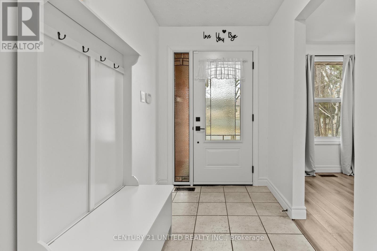 6 Elmvale Court, Haldimand, Ontario  N0A 1S0 - Photo 4 - X12853982