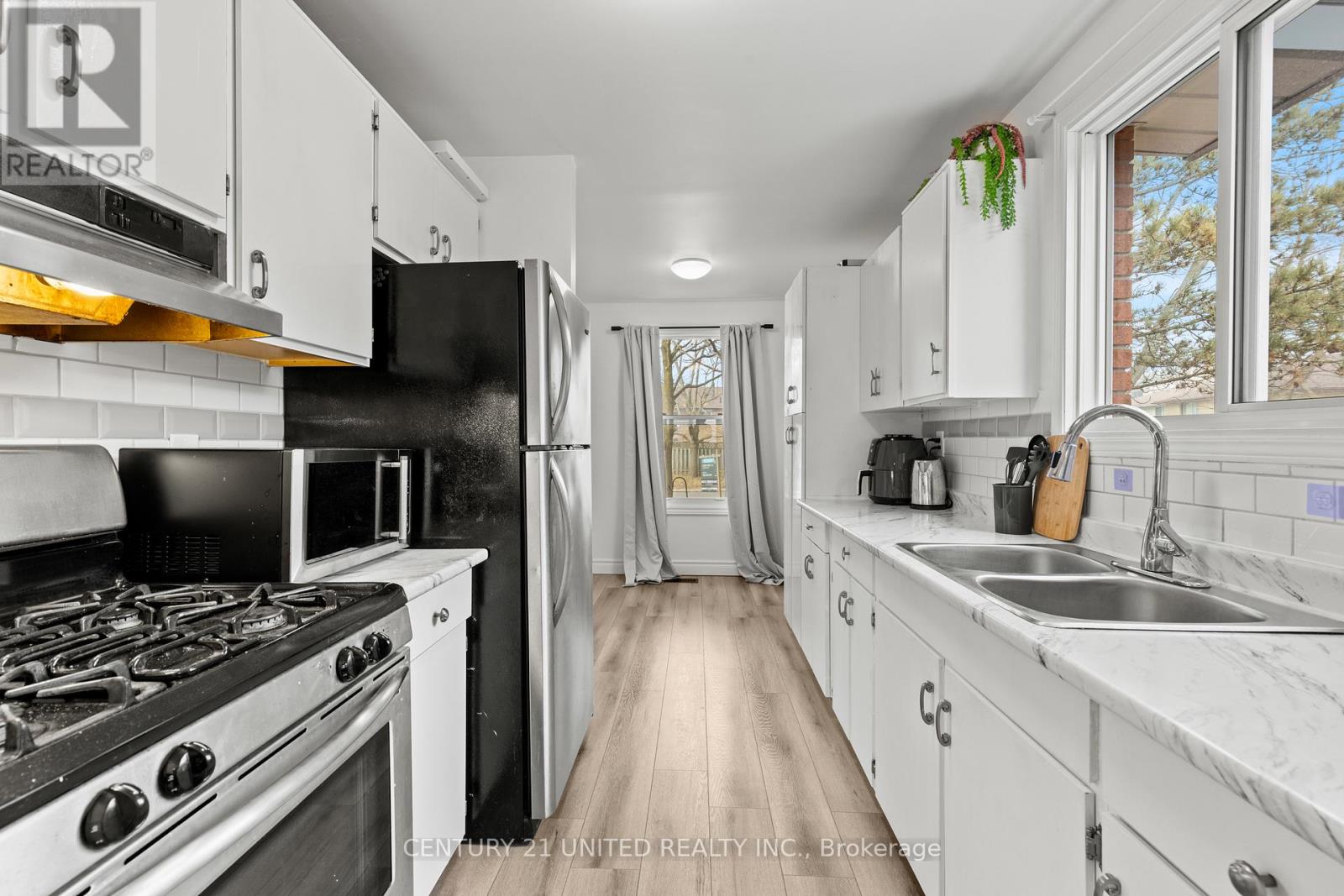 6 Elmvale Court, Haldimand, Ontario  N0A 1S0 - Photo 10 - X12853982