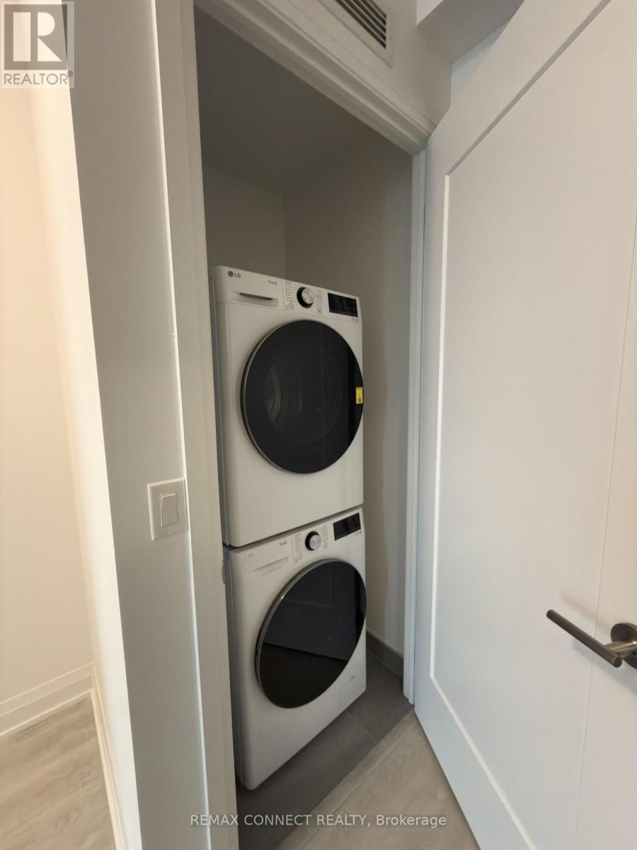 2207 - 65 Broadway Avenue, Toronto, Ontario  M4P 1T9 - Photo 17 - C12809020