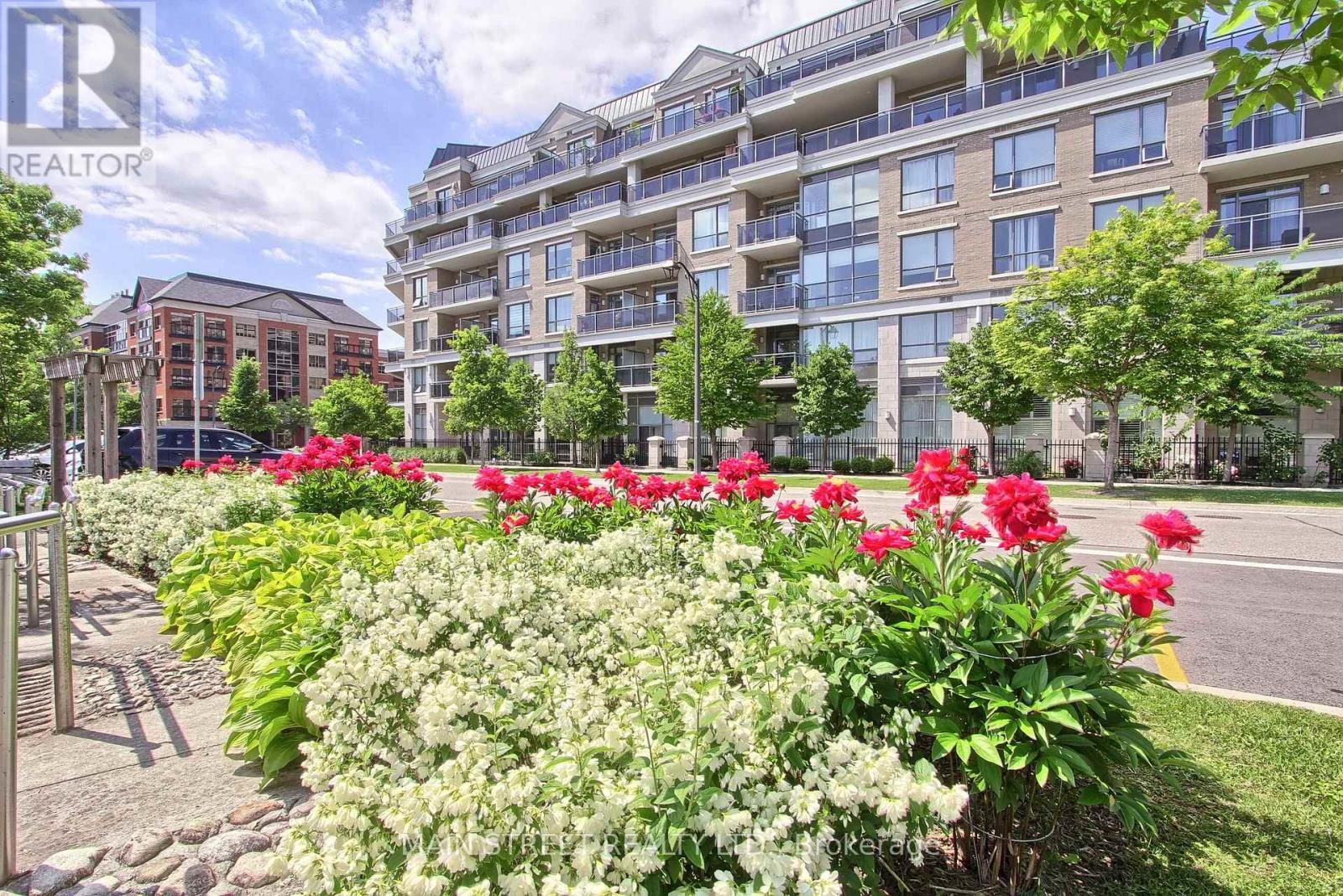 611 - 111 Civic Square Gate, Aurora, Ontario  L4G 0S6 - Photo 3 - N12894060