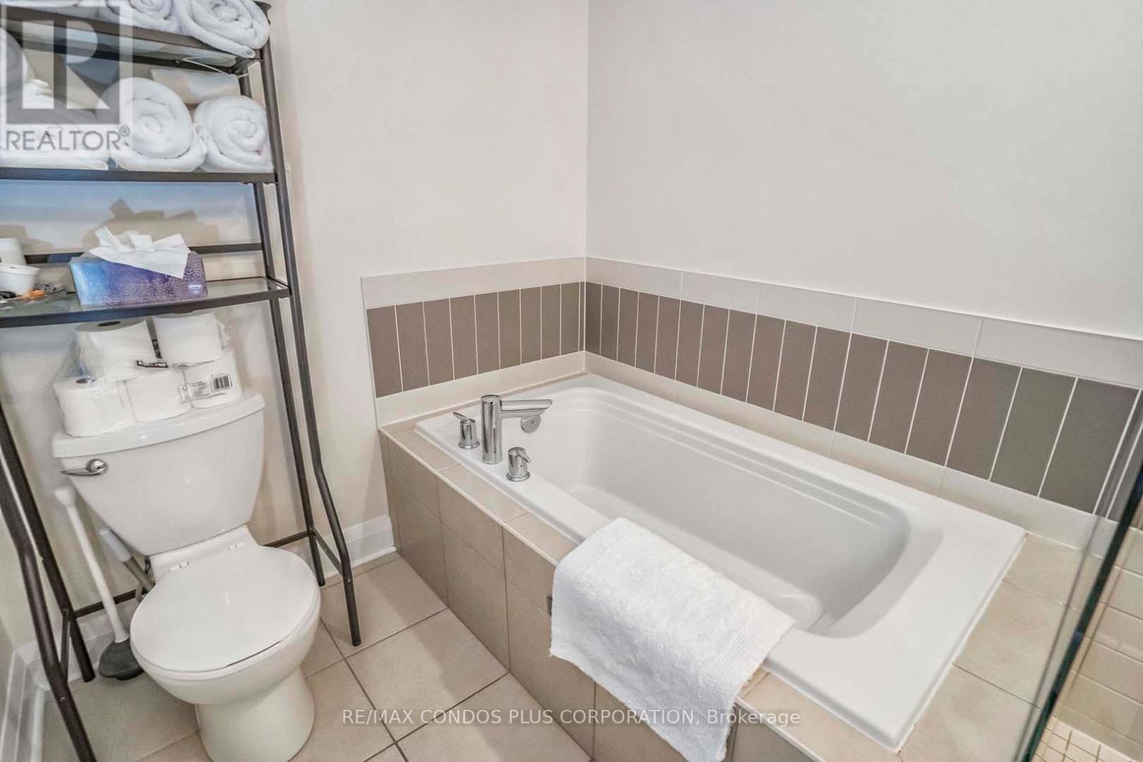 504 - 1 Hurontario Street, Mississauga (Port Credit), Ontario  L5G 0A3 - Photo 15 - W12892270