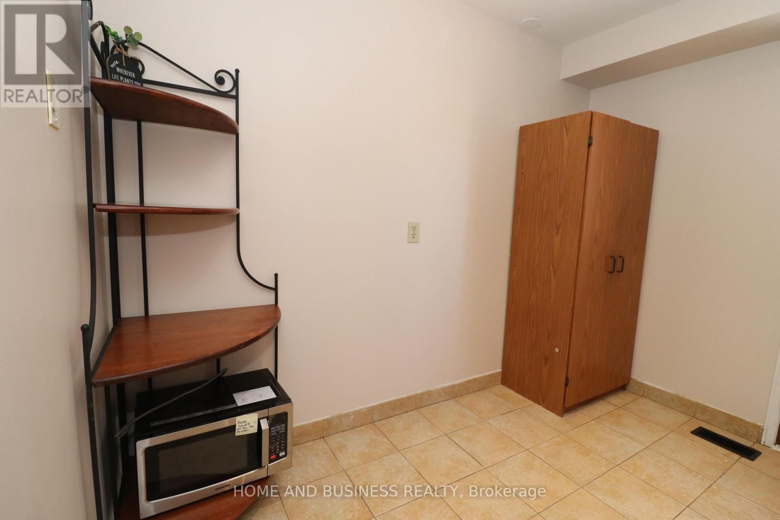 10 Hudson Drive W, Brampton (Fletcher's West), Ontario  L6Y 2N7 - Photo 13 - W12741274